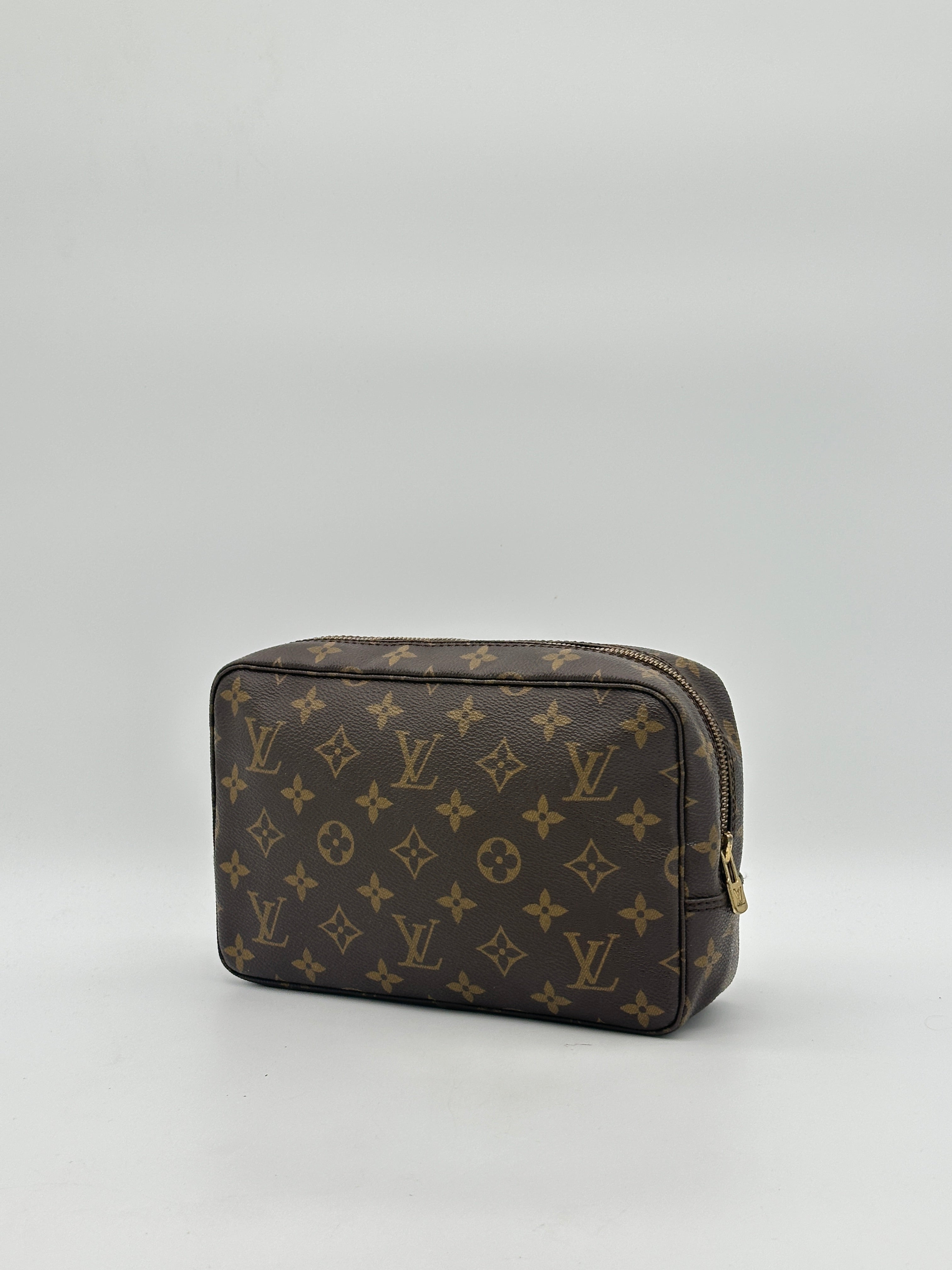 LOUIS VUITTON モノグラム ケース Pre-loved Louis Vuitton Trousse 23 | Pepper Luxury Vintage