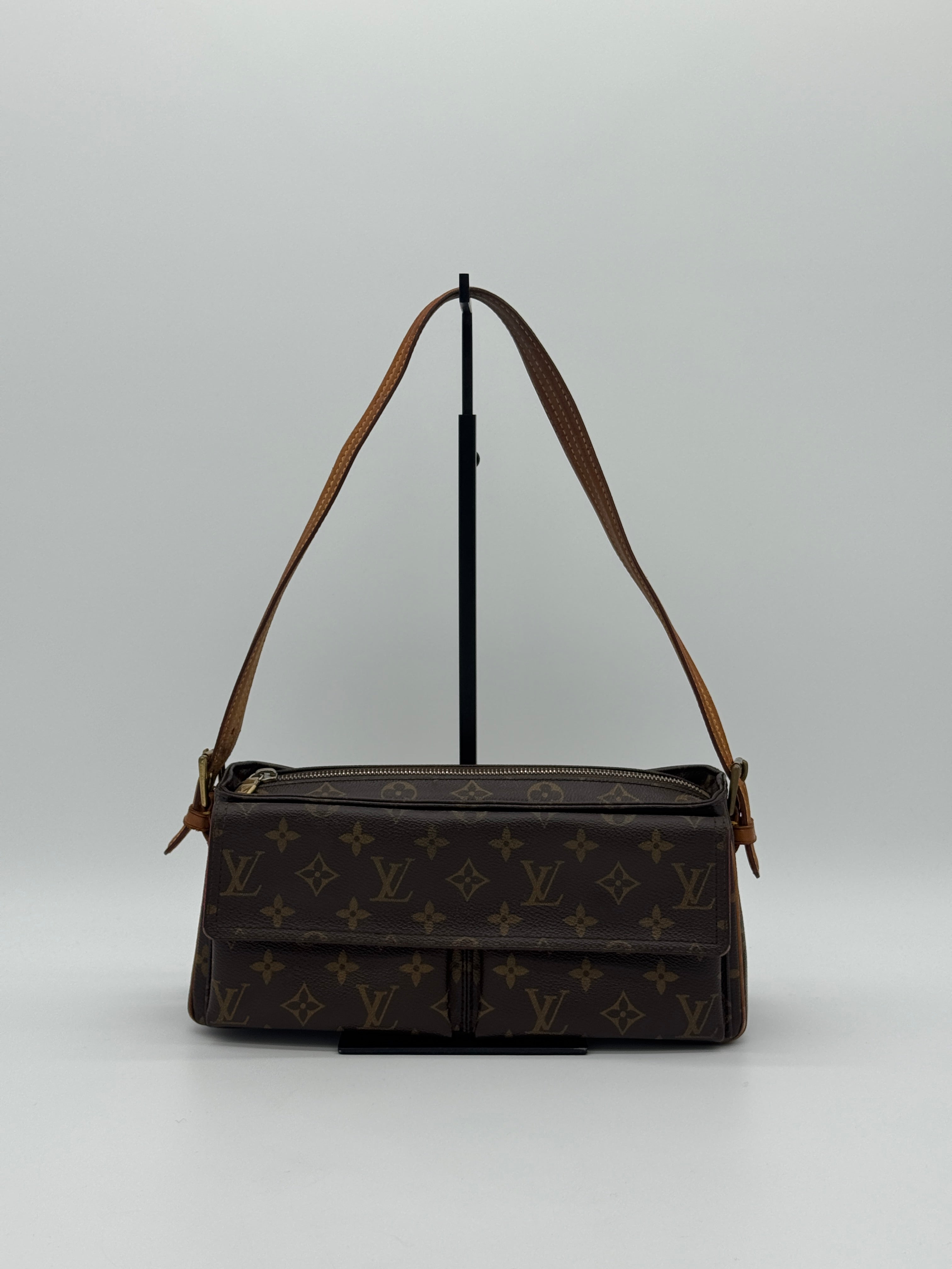 LOUIS VUITTON ビバシテ MM Pre-loved Louis Vuitton Viva Cité MM | Pepper Luxury Vintage