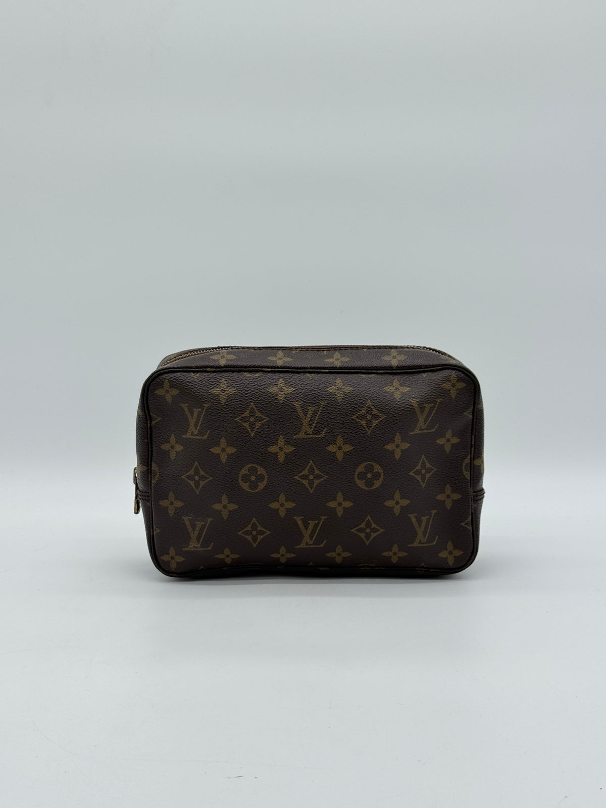 Louis Vuitton Trousse 23