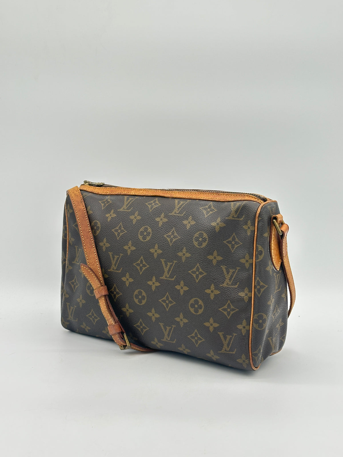 Louis Vuitton Tulle Lee