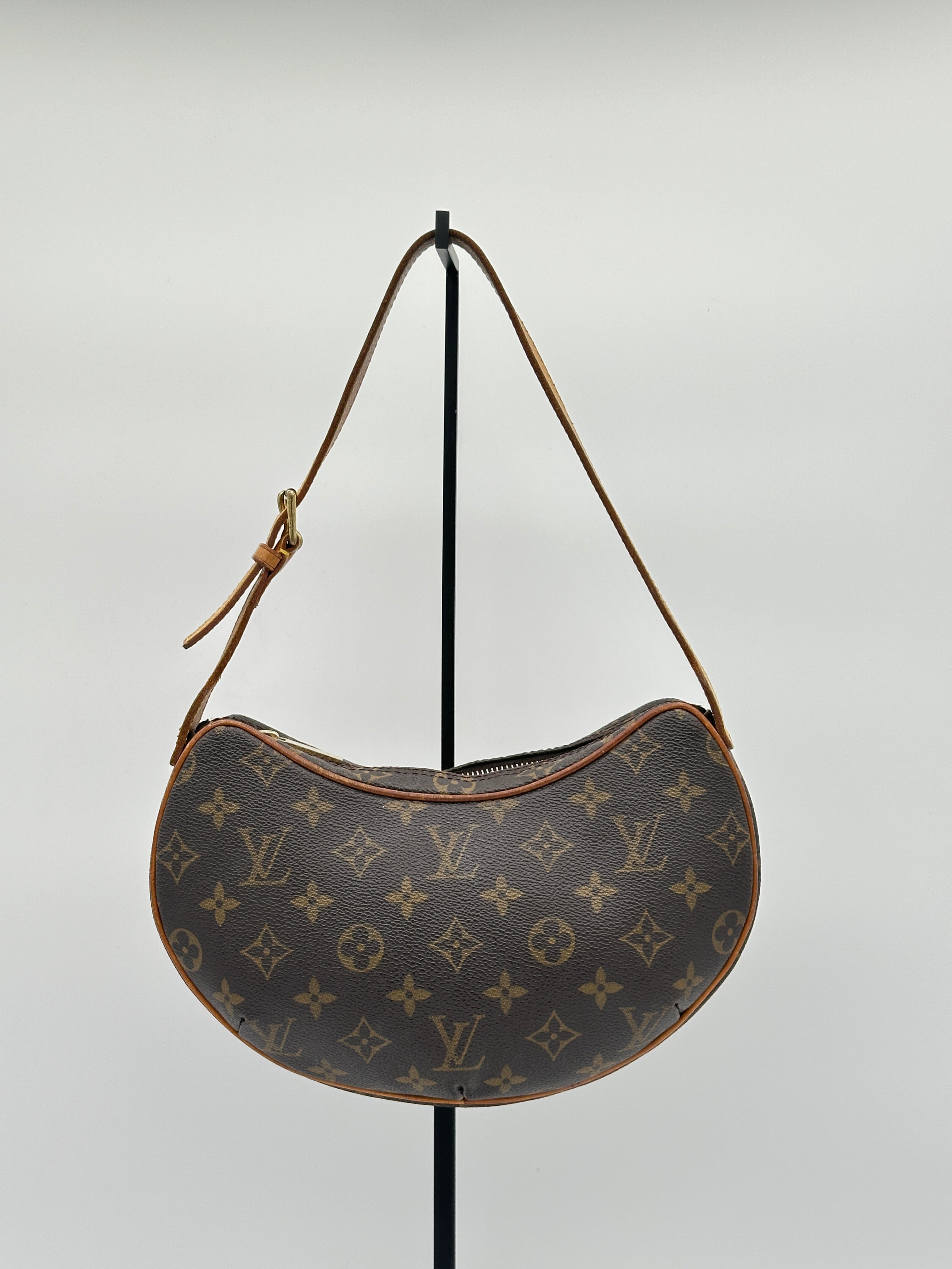 Louis Vuitton Croissant PM