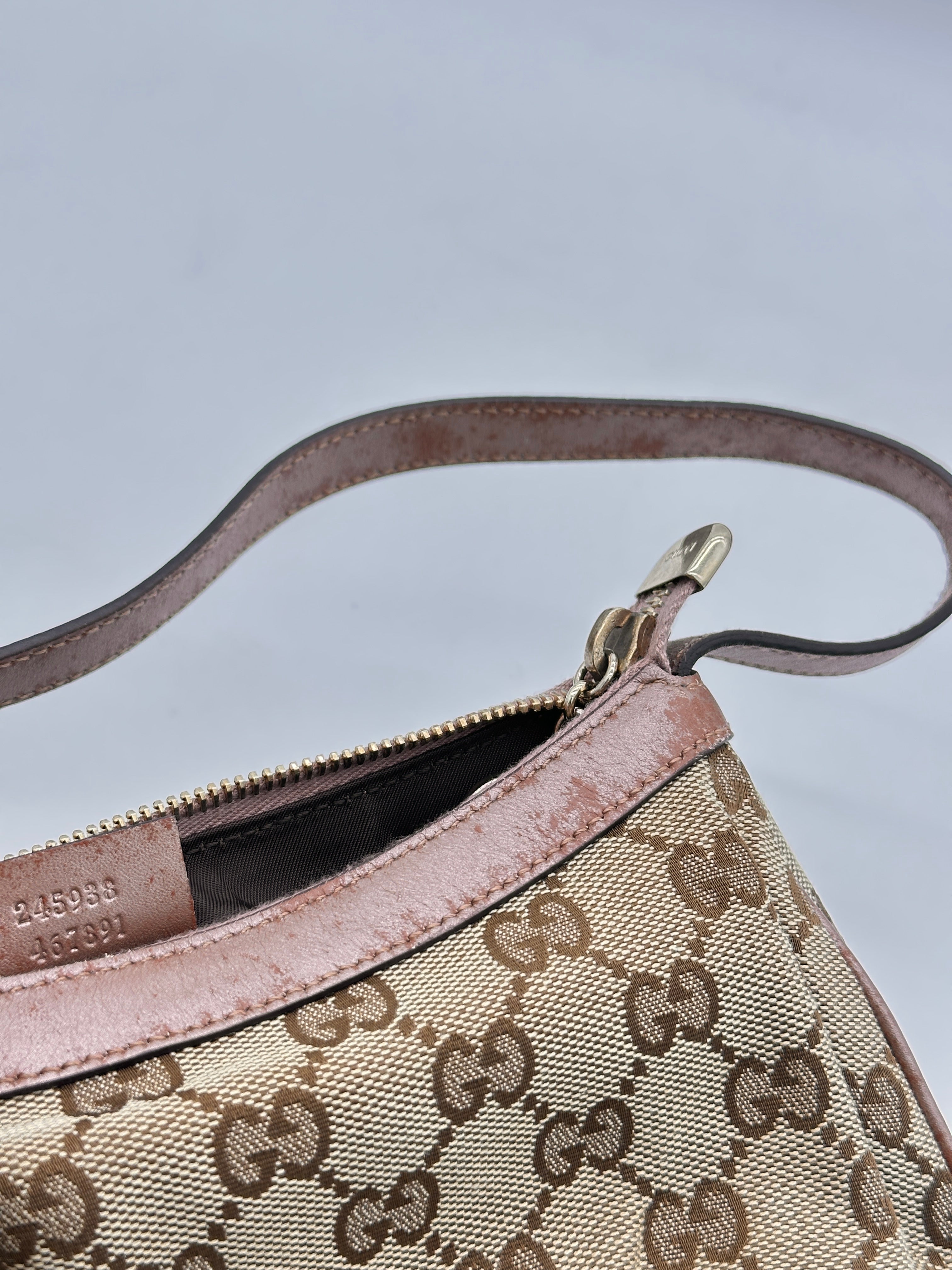 Gucci Heart Pochette