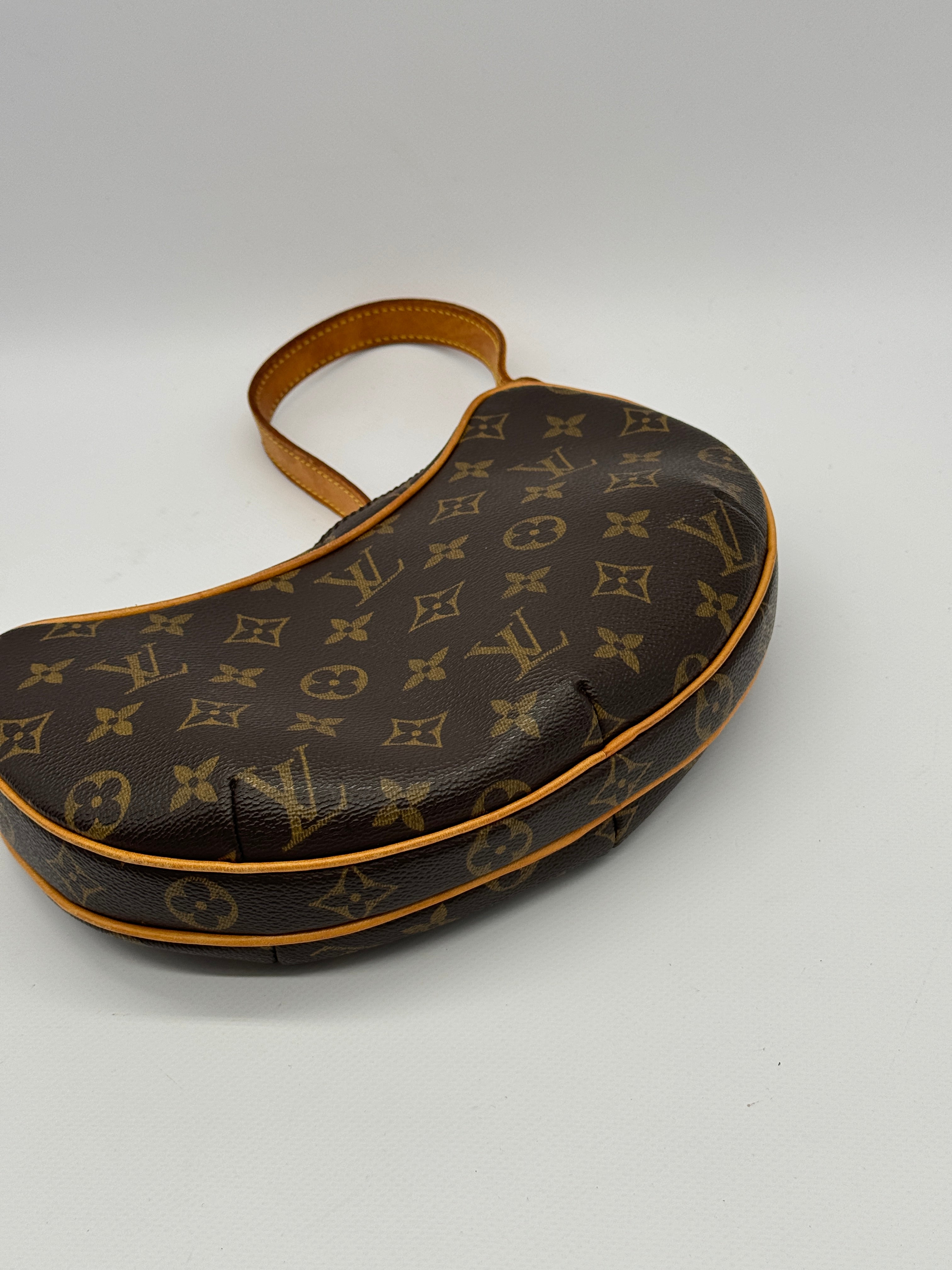 Louis Vuitton Croissant PM