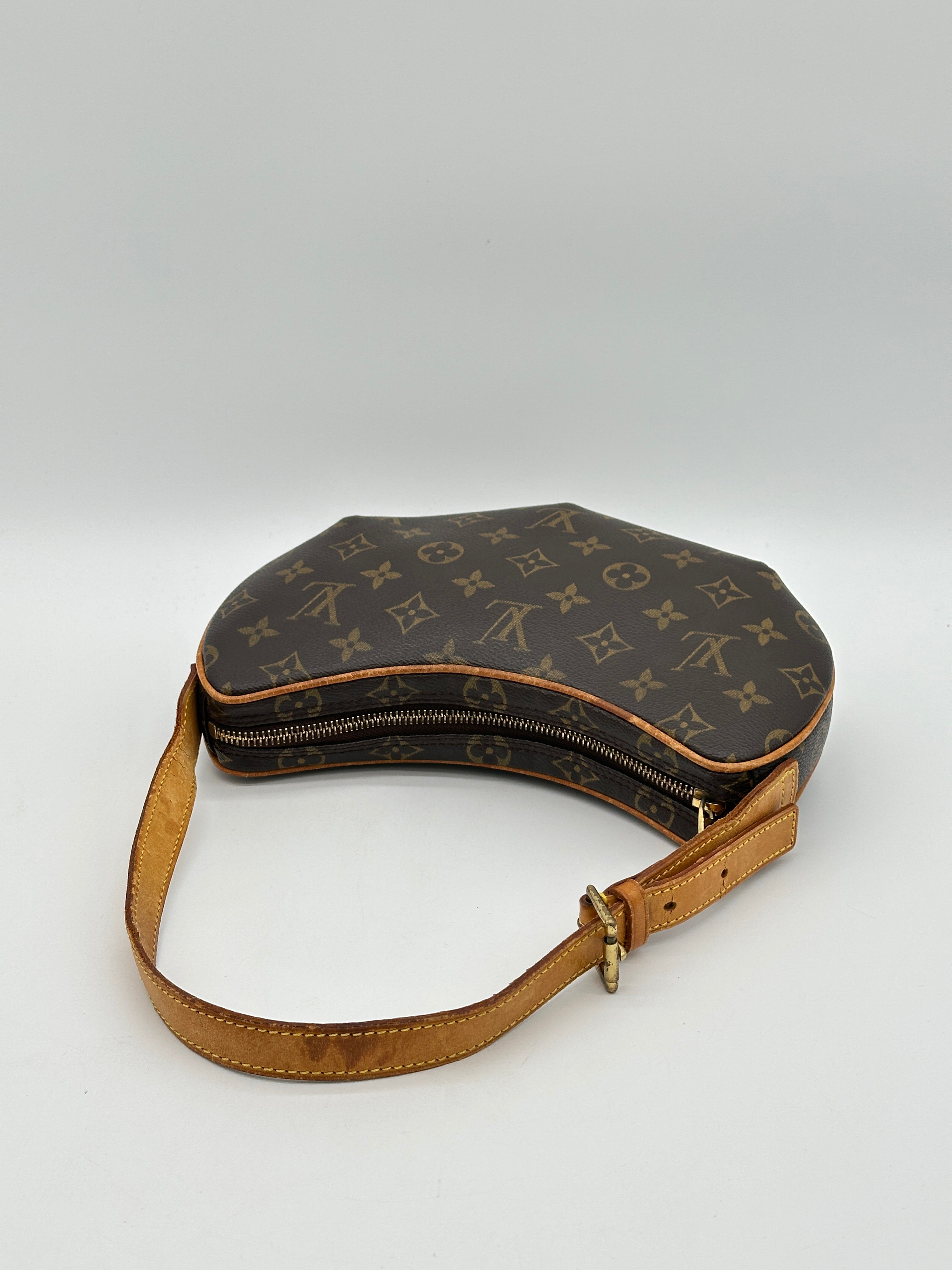 Louis Vuitton Croissant PM