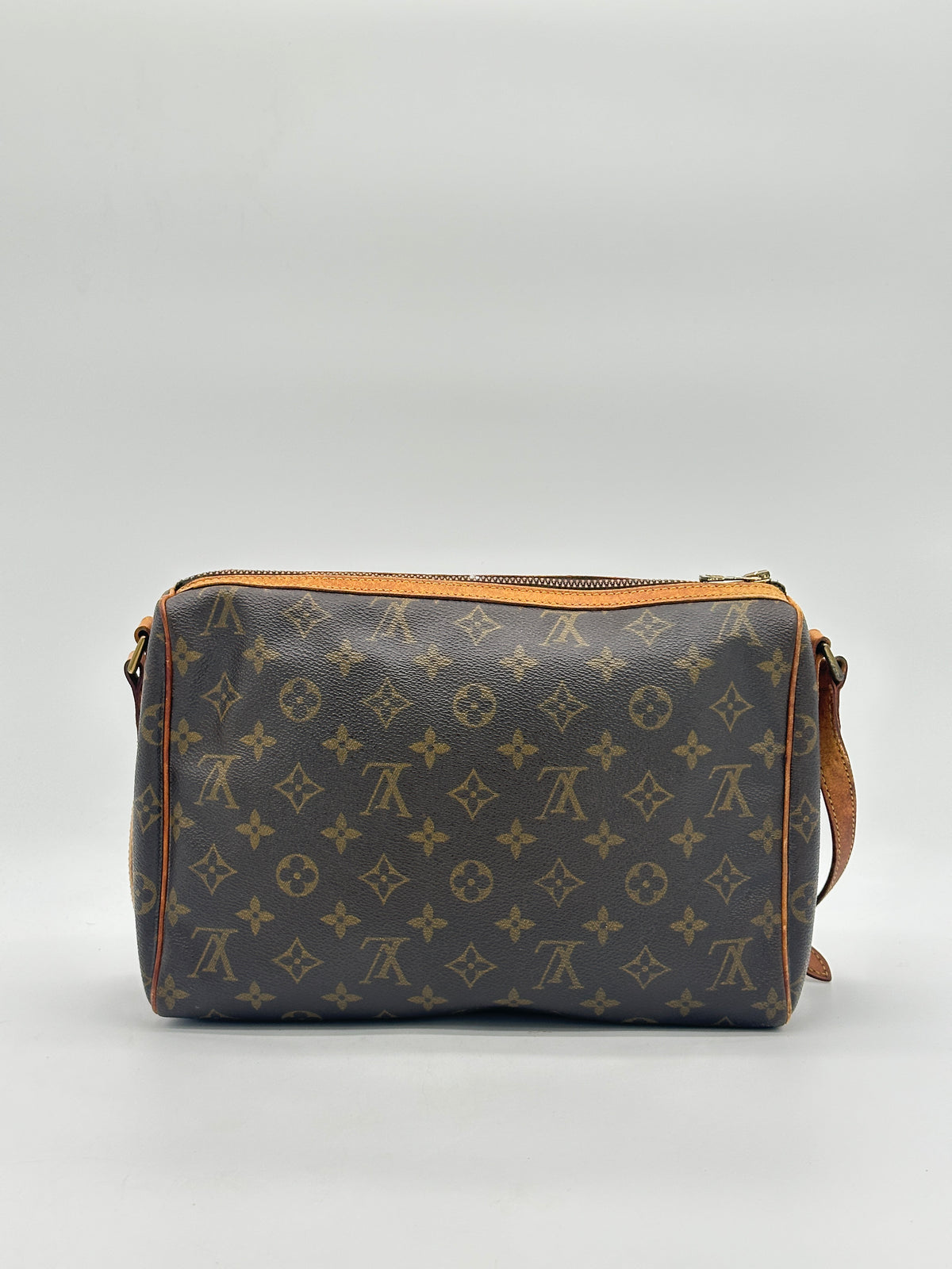 Louis Vuitton Tulle Lee