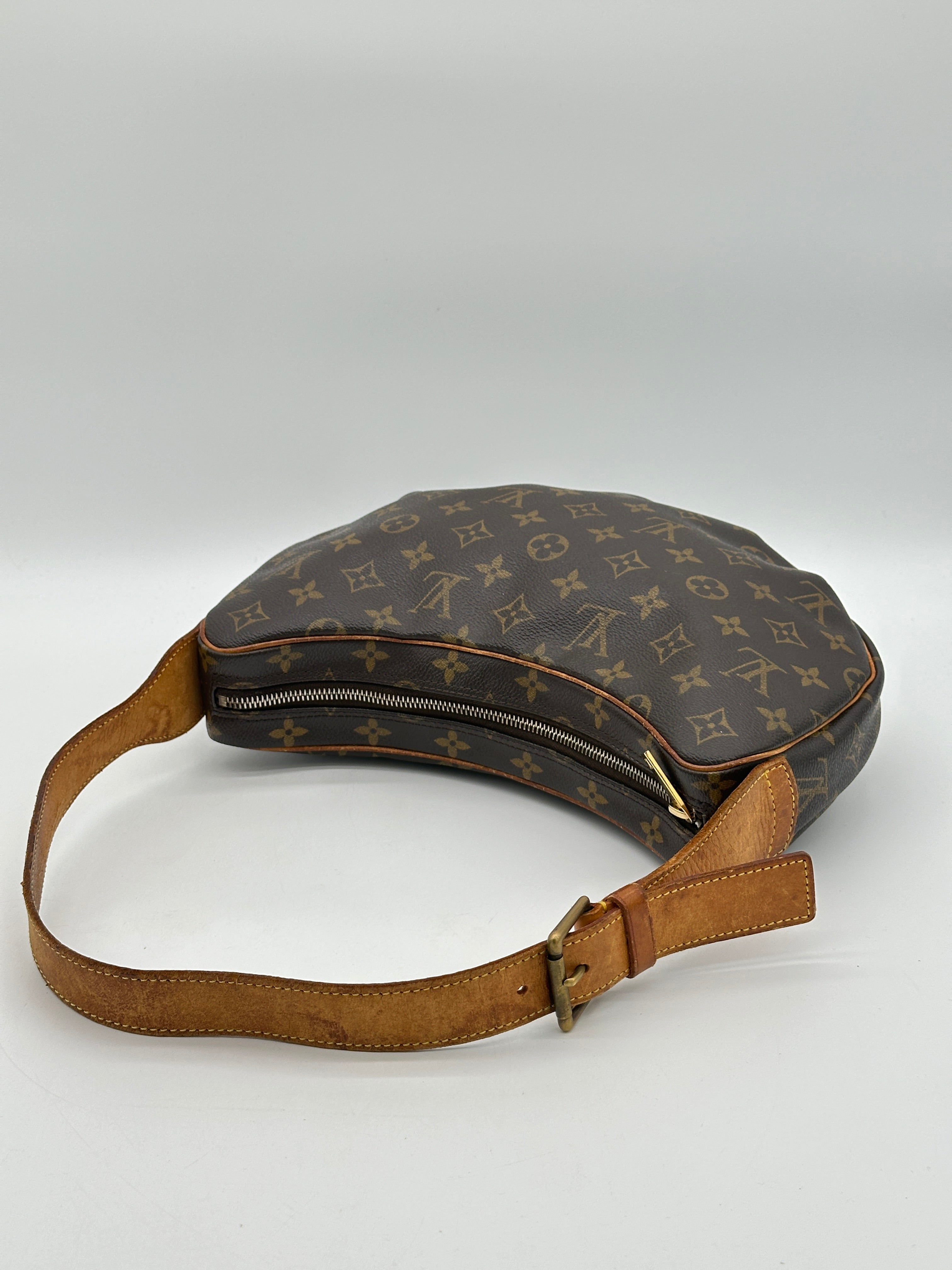 Louis Vuitton Croissant MM
