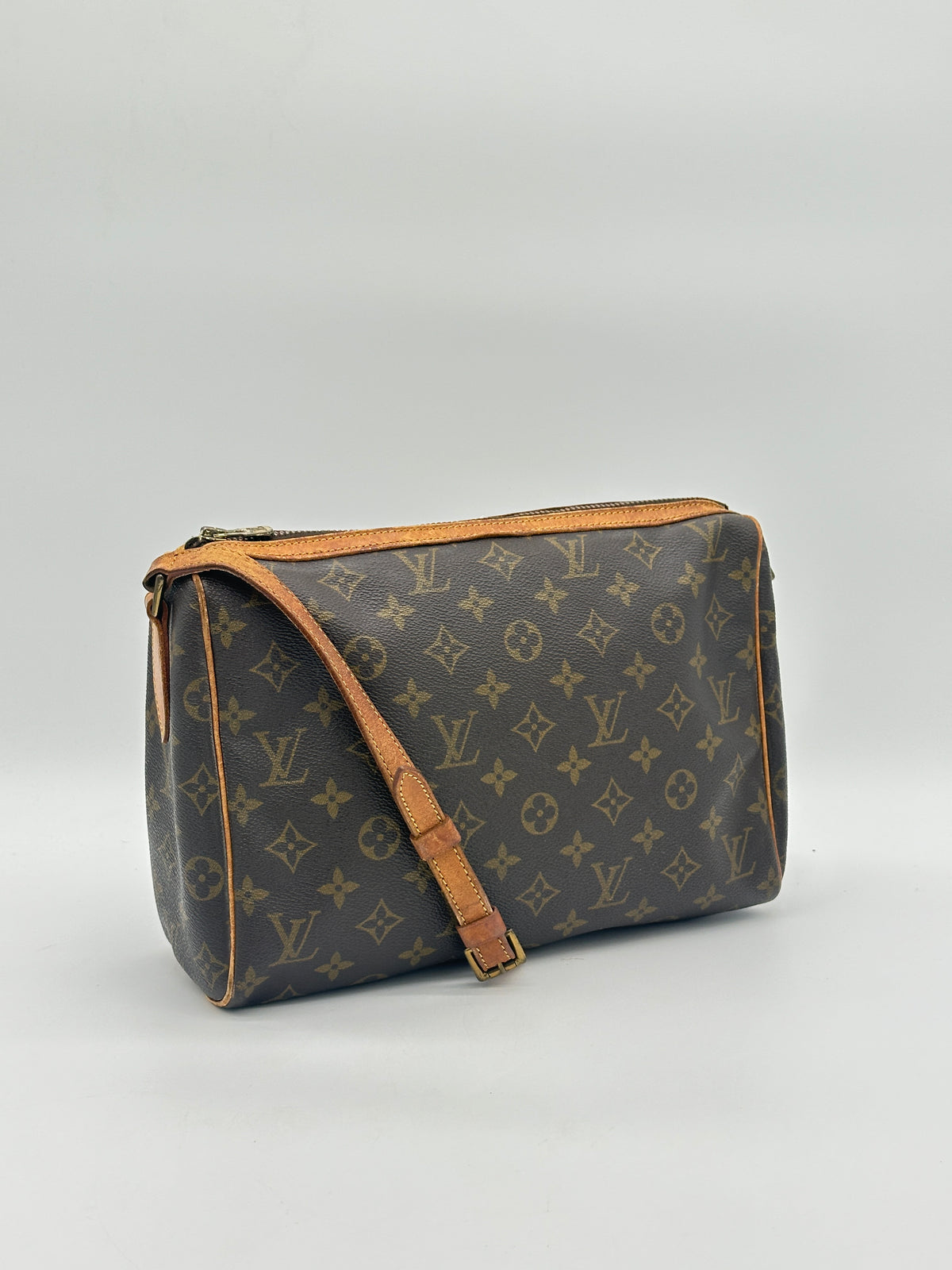 Louis Vuitton Tulle Lee