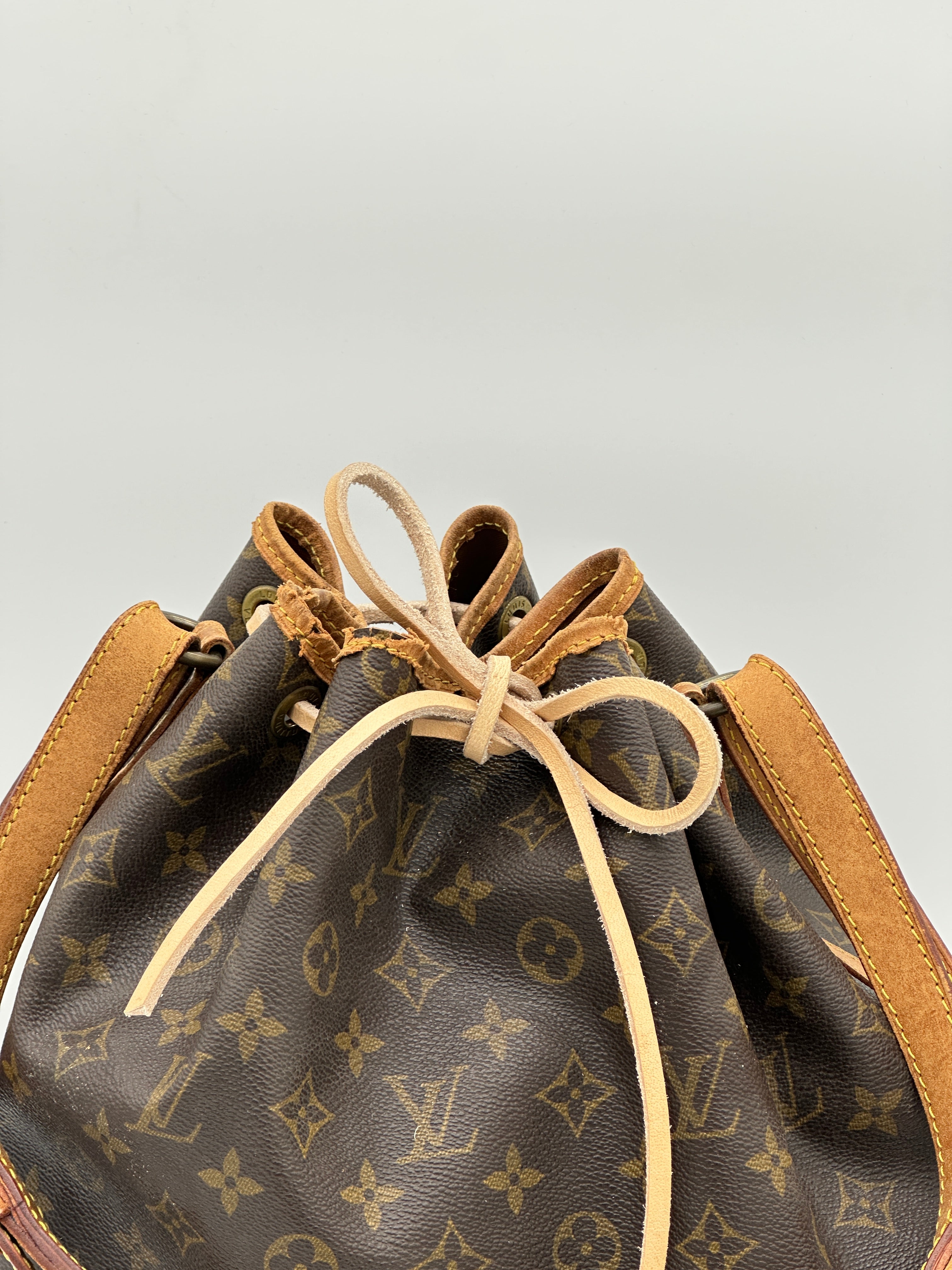Vachetta drawstring