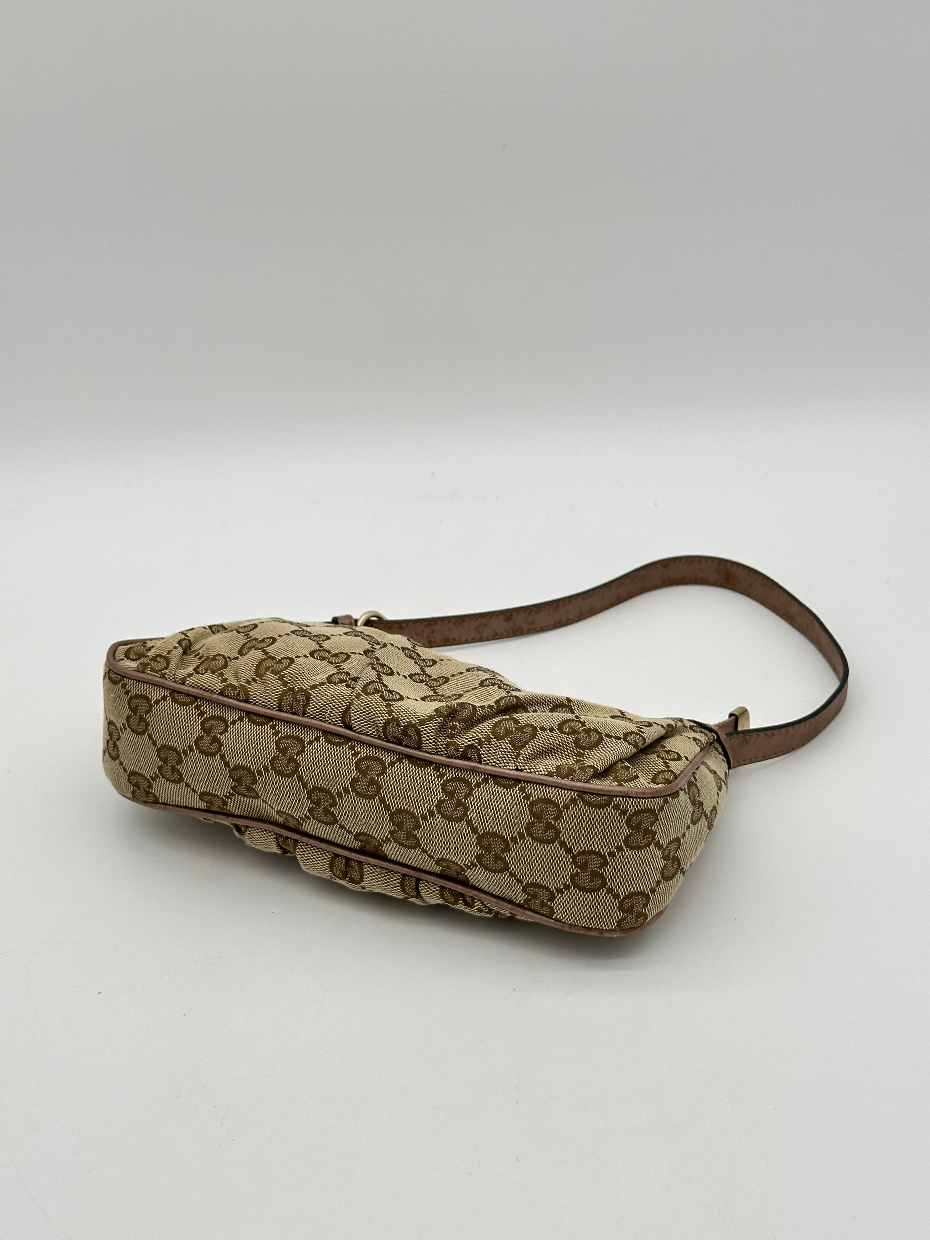 Gucci Heart Pochette