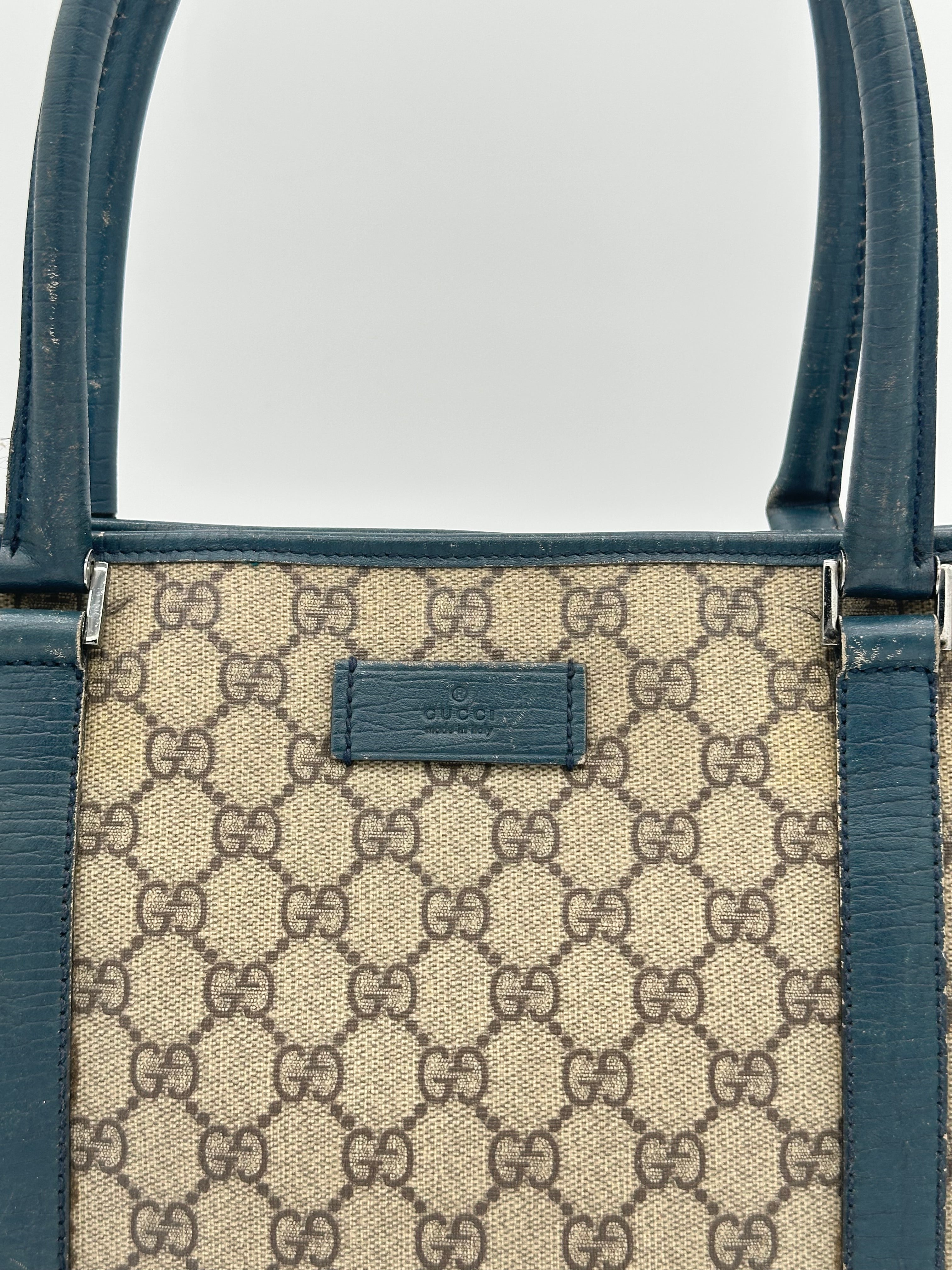 Gucci Medium Supreme Tote Bag