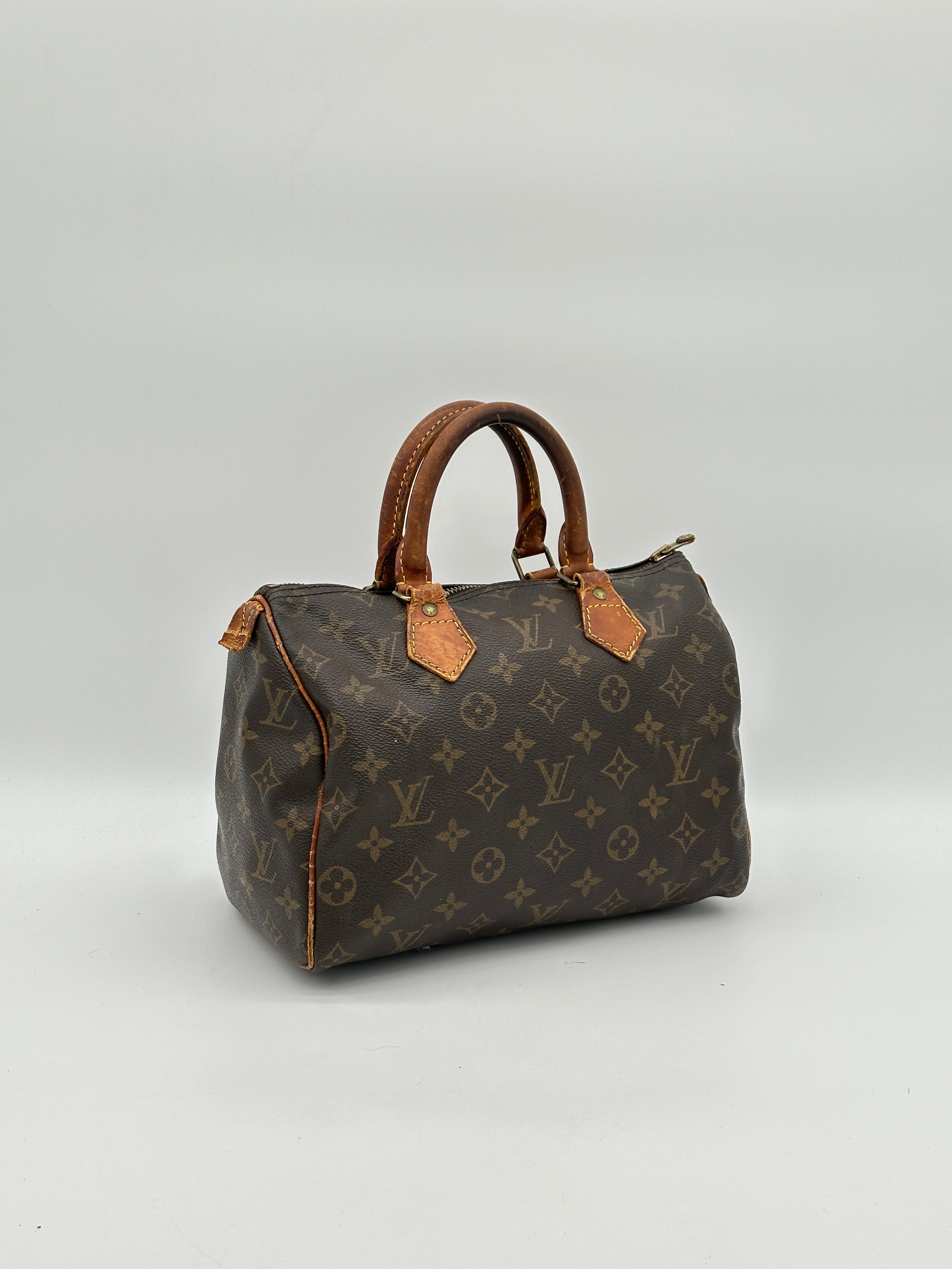 Pre-loved Louis Vuitton Speedy 25 | Pepper Luxury Vintage