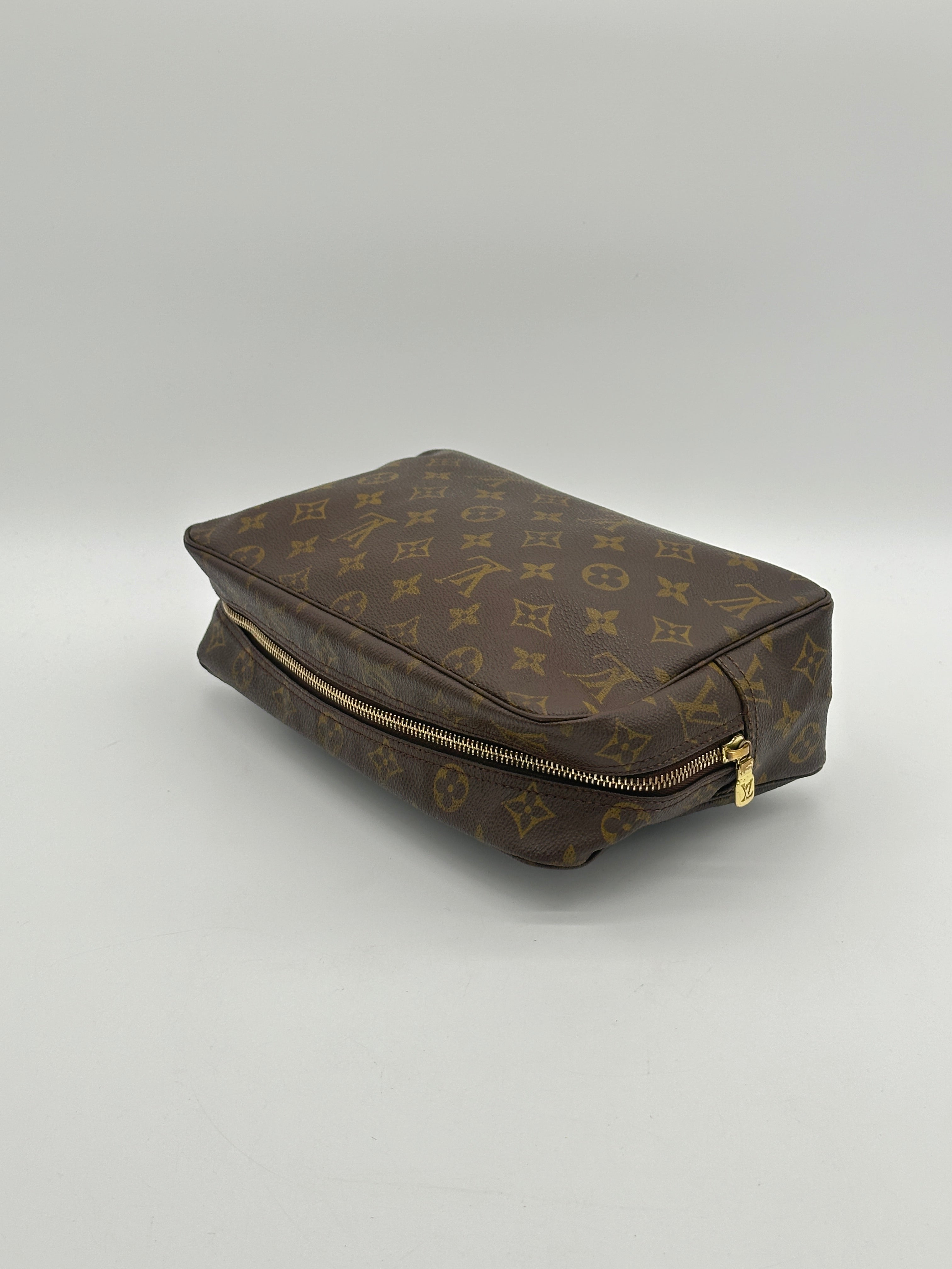 Louis Vuitton Trousse 28