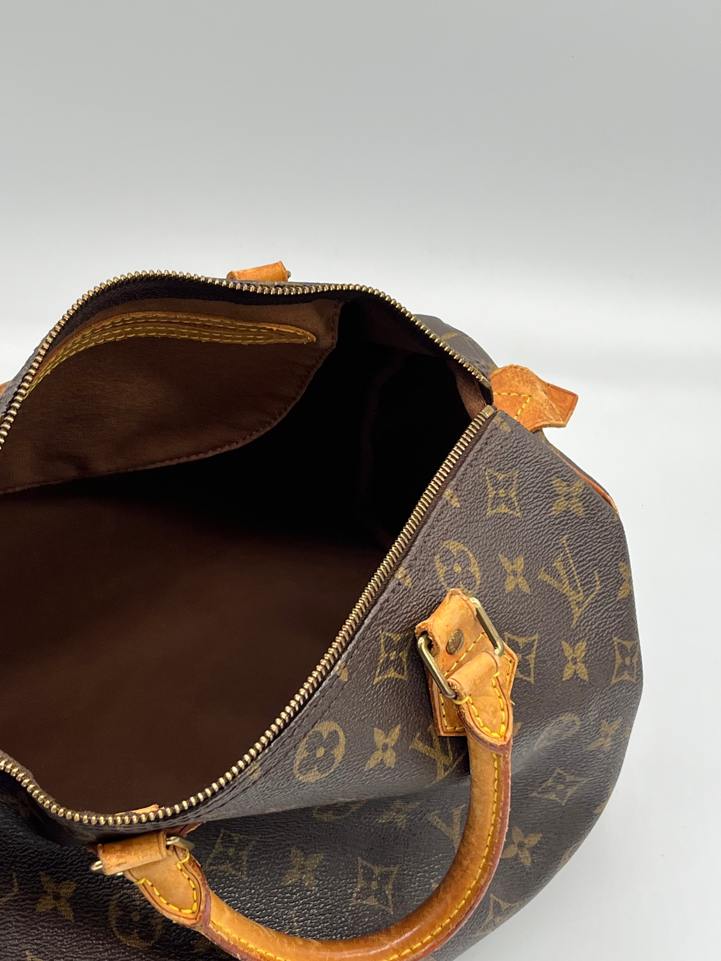 Louis Vuitton Speedy 30