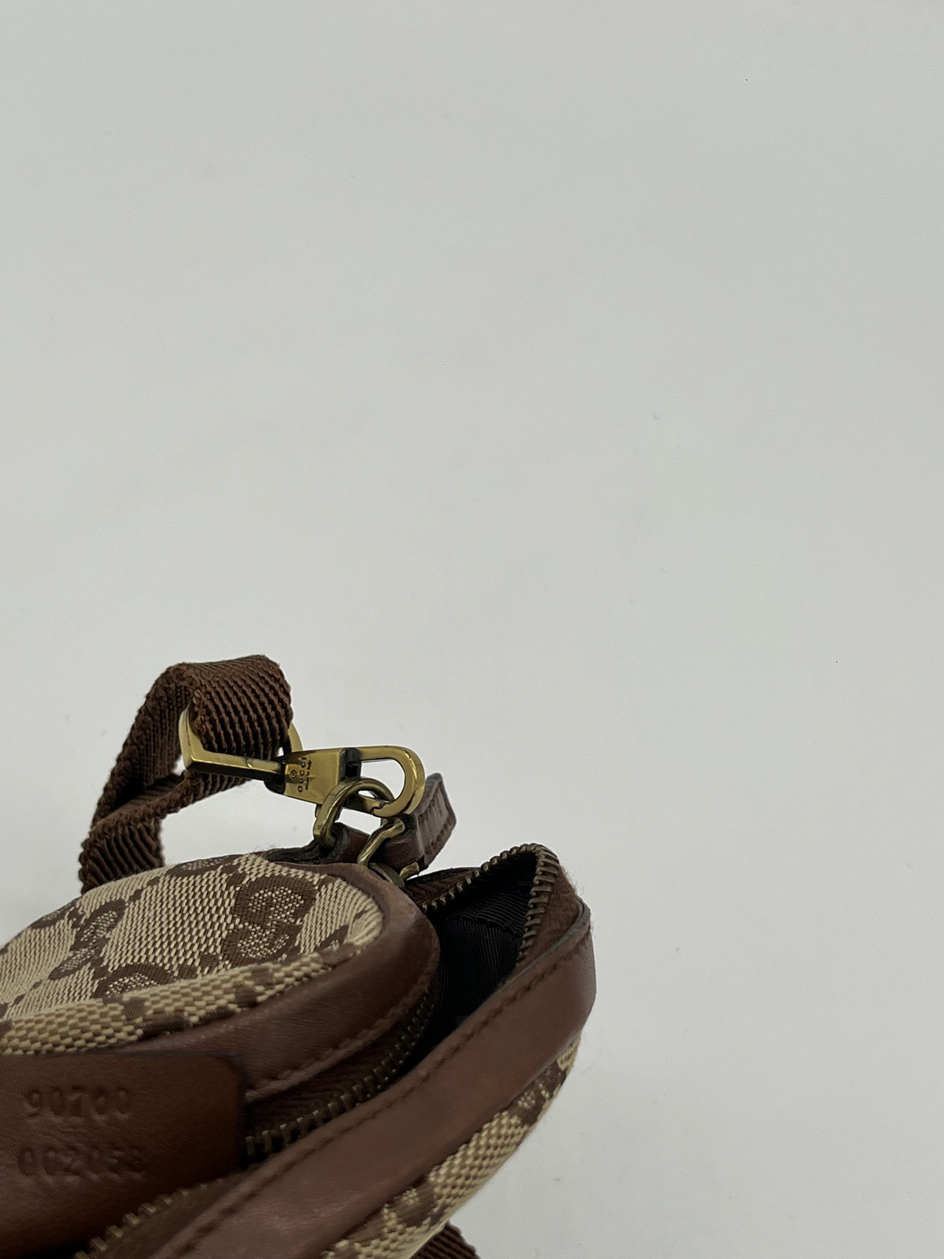Gucci Round Canvas