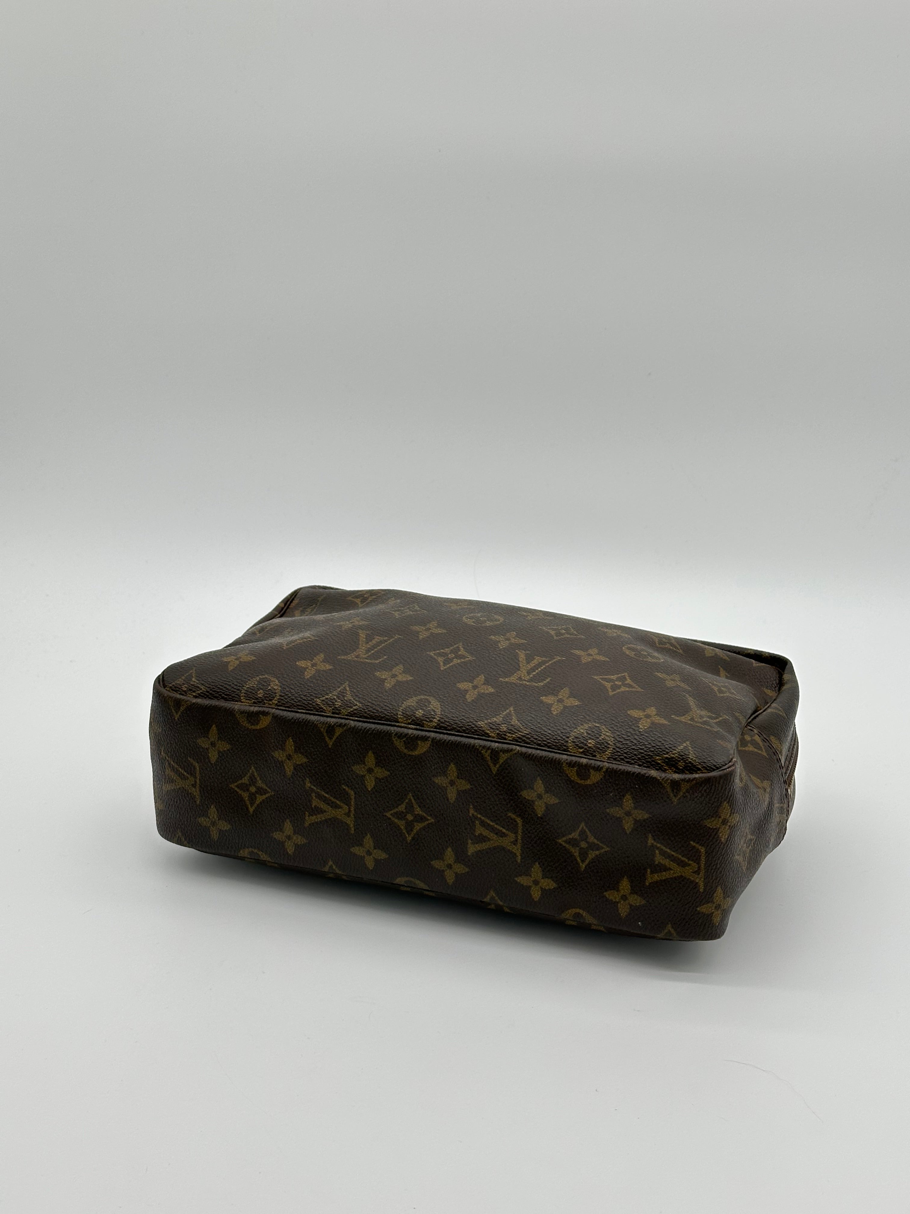 Louis Vuitton Trousse 28