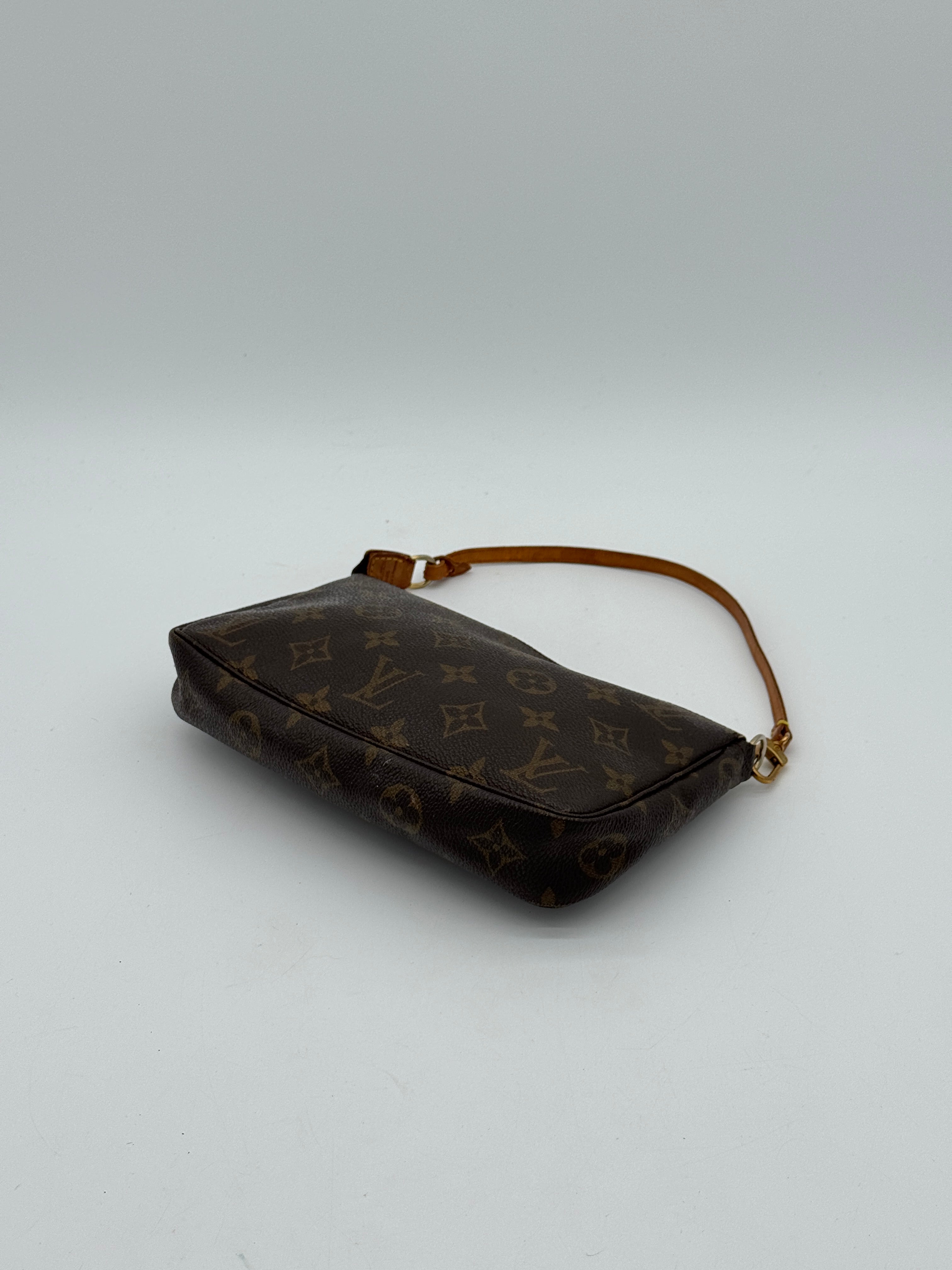 Louis Vuitton Pochette Accessoires