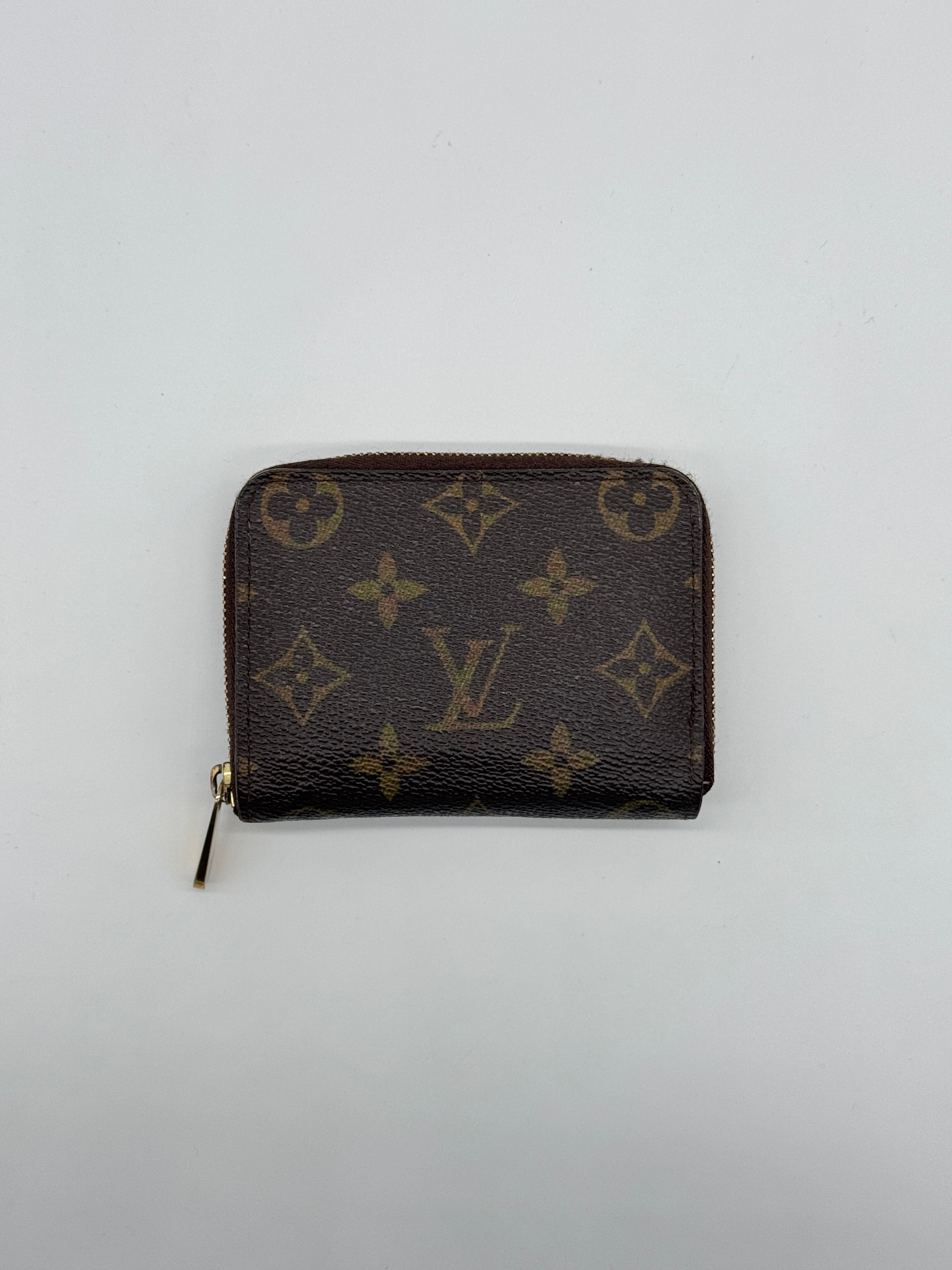 Louis Vuitton Zippy Wallet