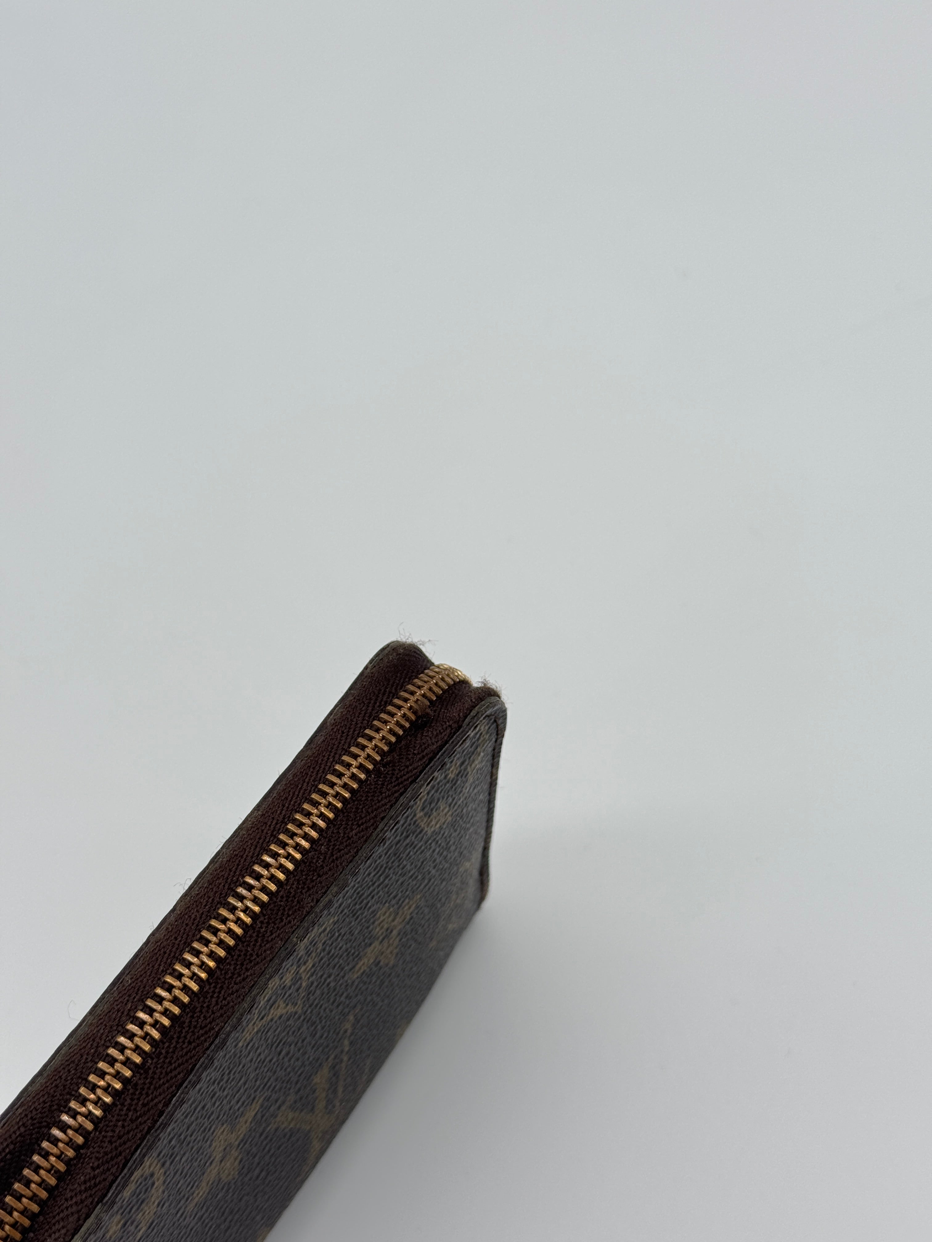 Louis Vuitton Zippy Wallet