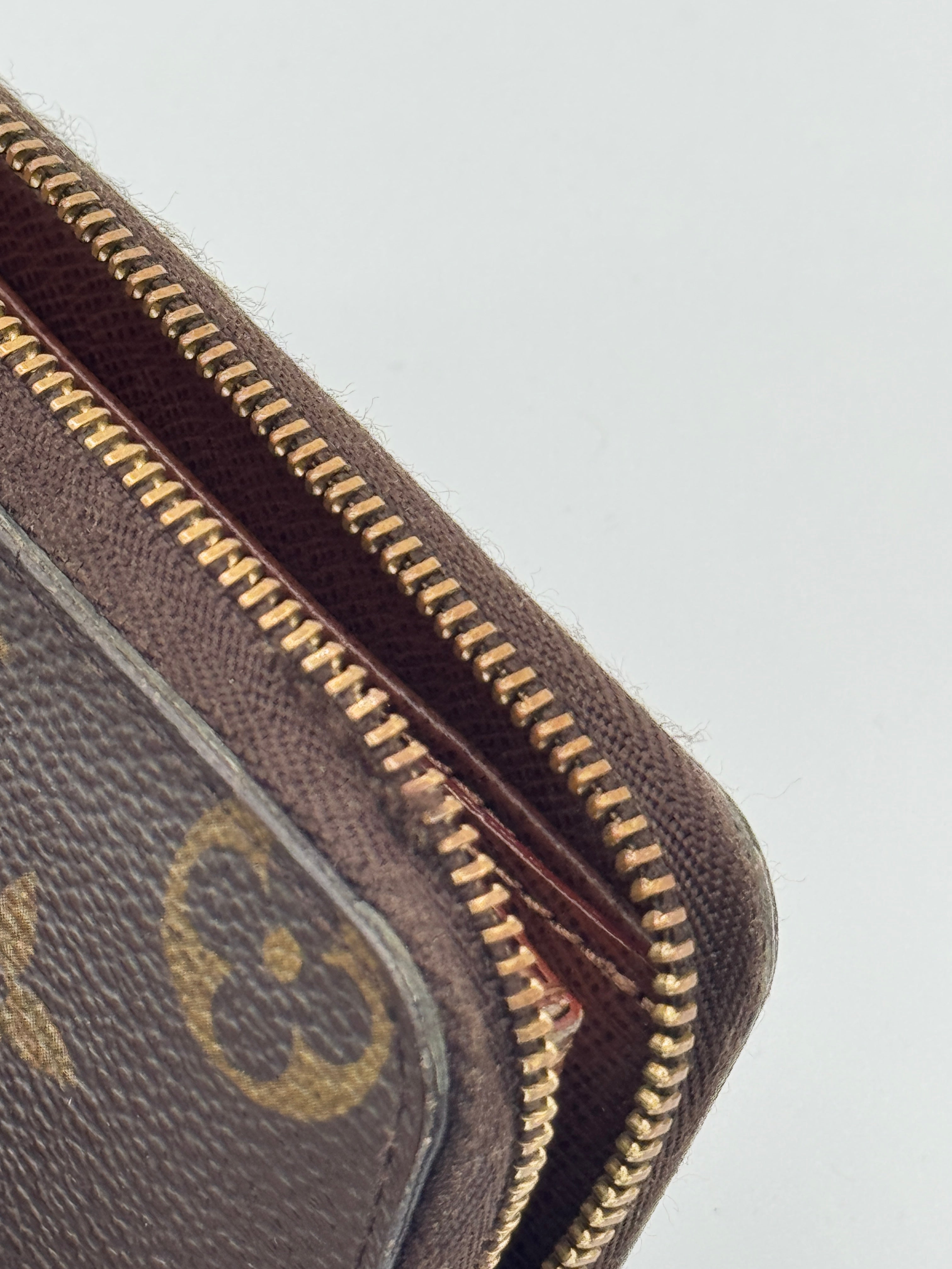 Louis Vuitton Zippy Wallet