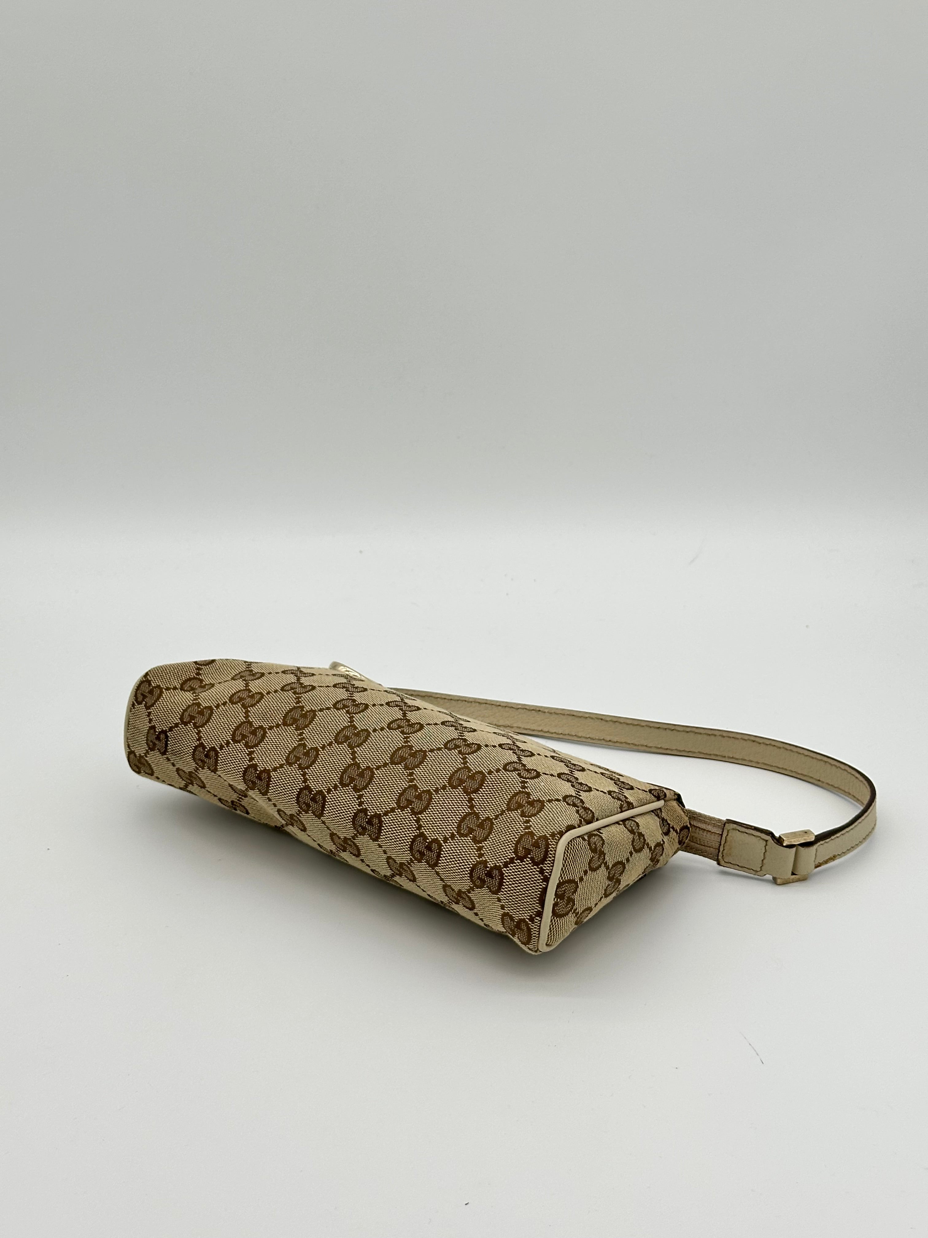 Gucci Abbey D-Ring Pochette