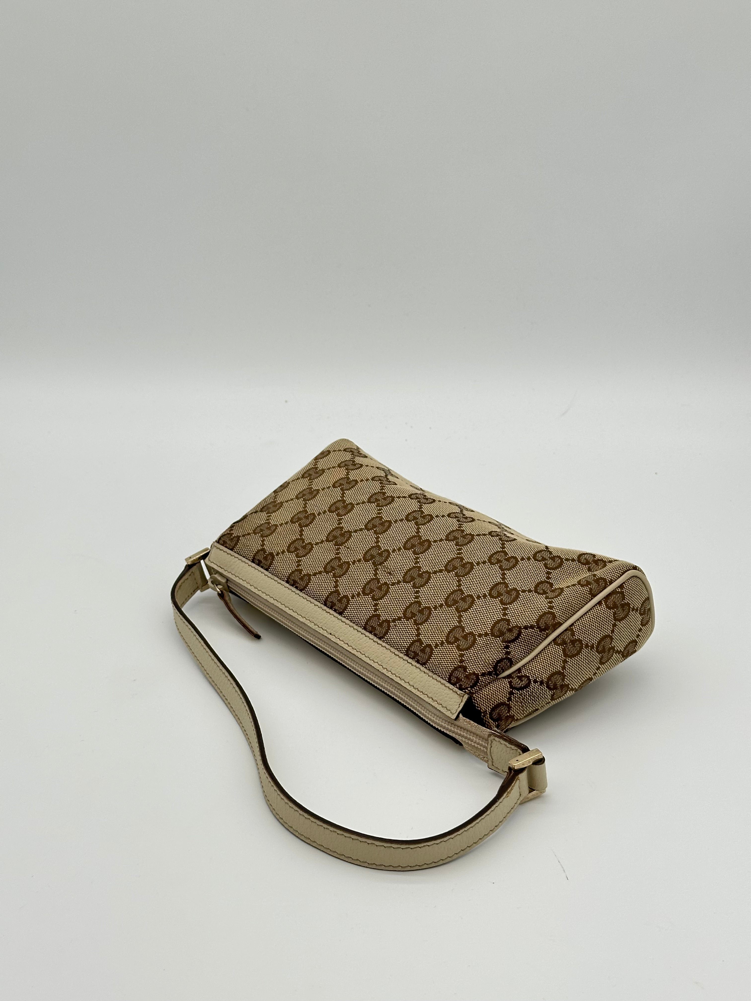 Gucci Abbey D-Ring Pochette