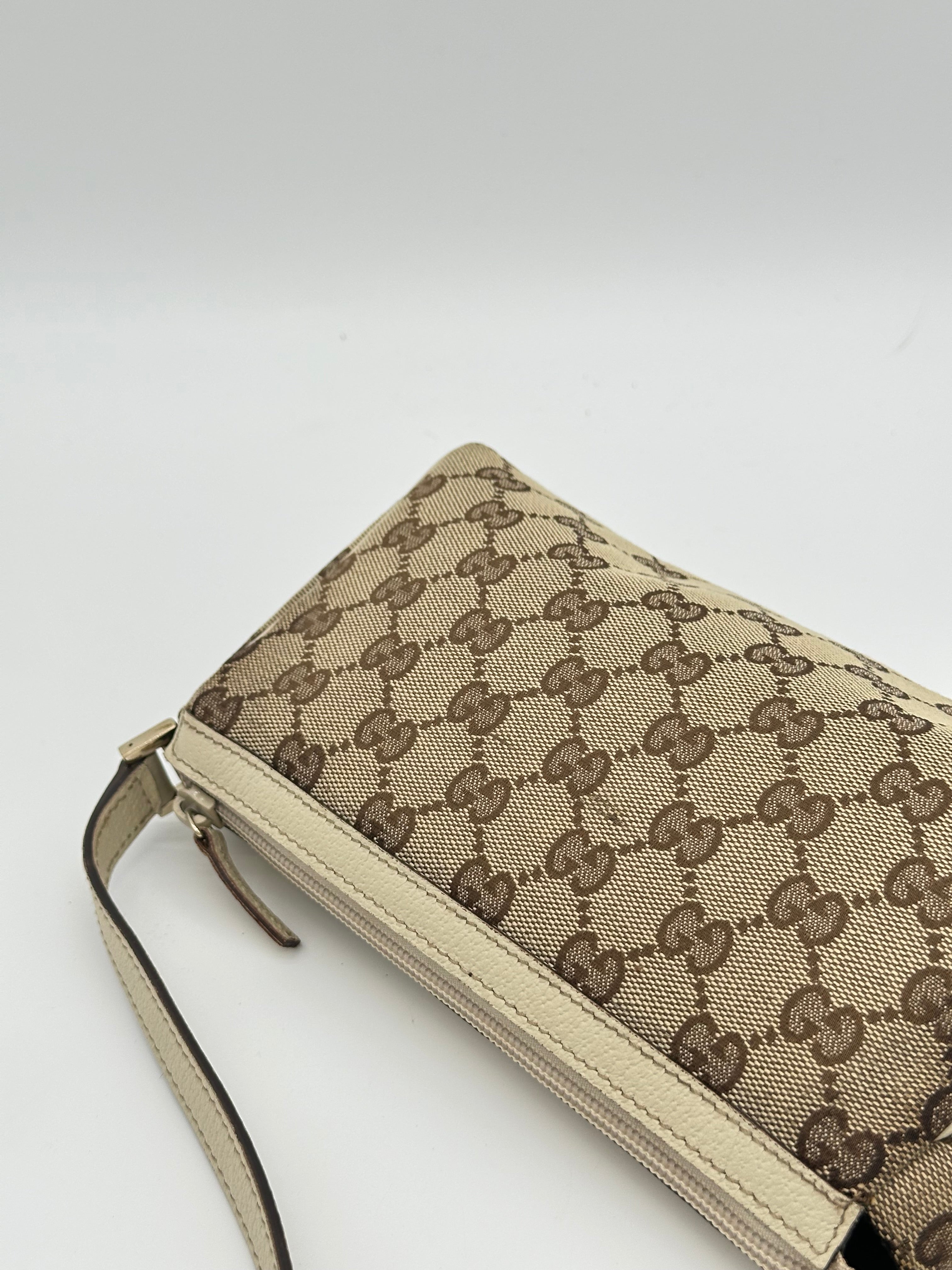 Gucci Abbey D-Ring Pochette