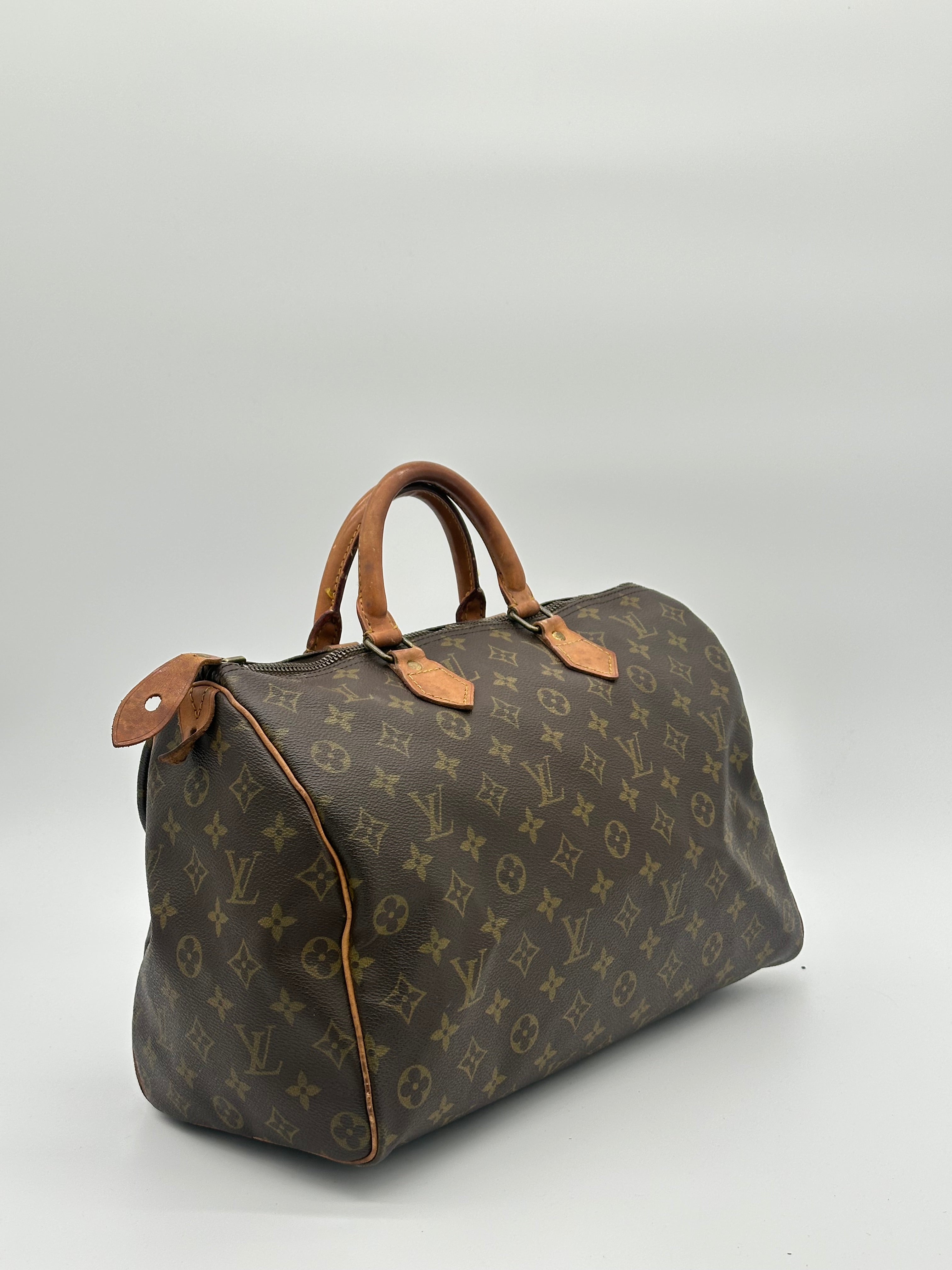 Louis Vuitton Speedy 35