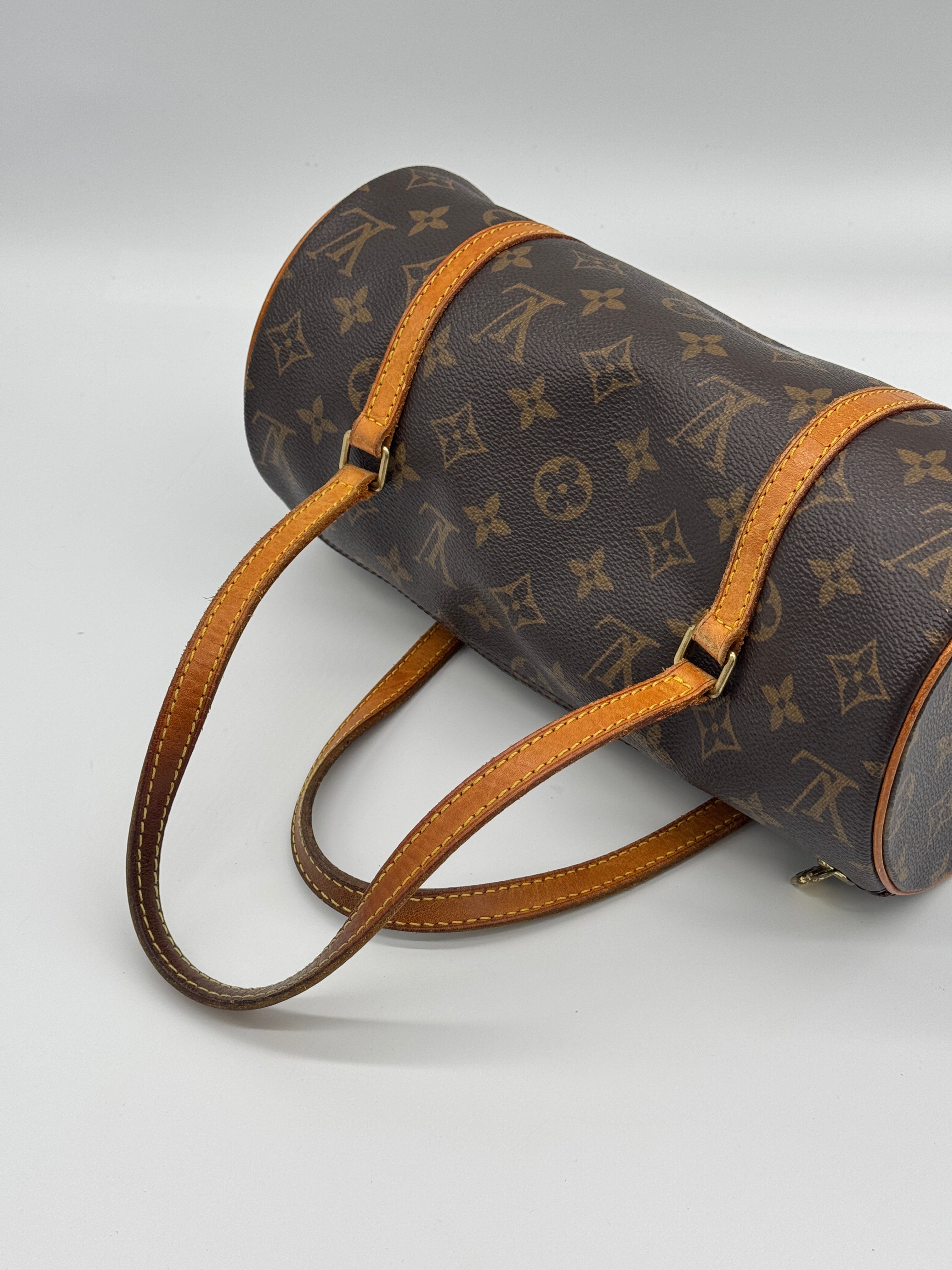 Louis Vuitton Papillon 26