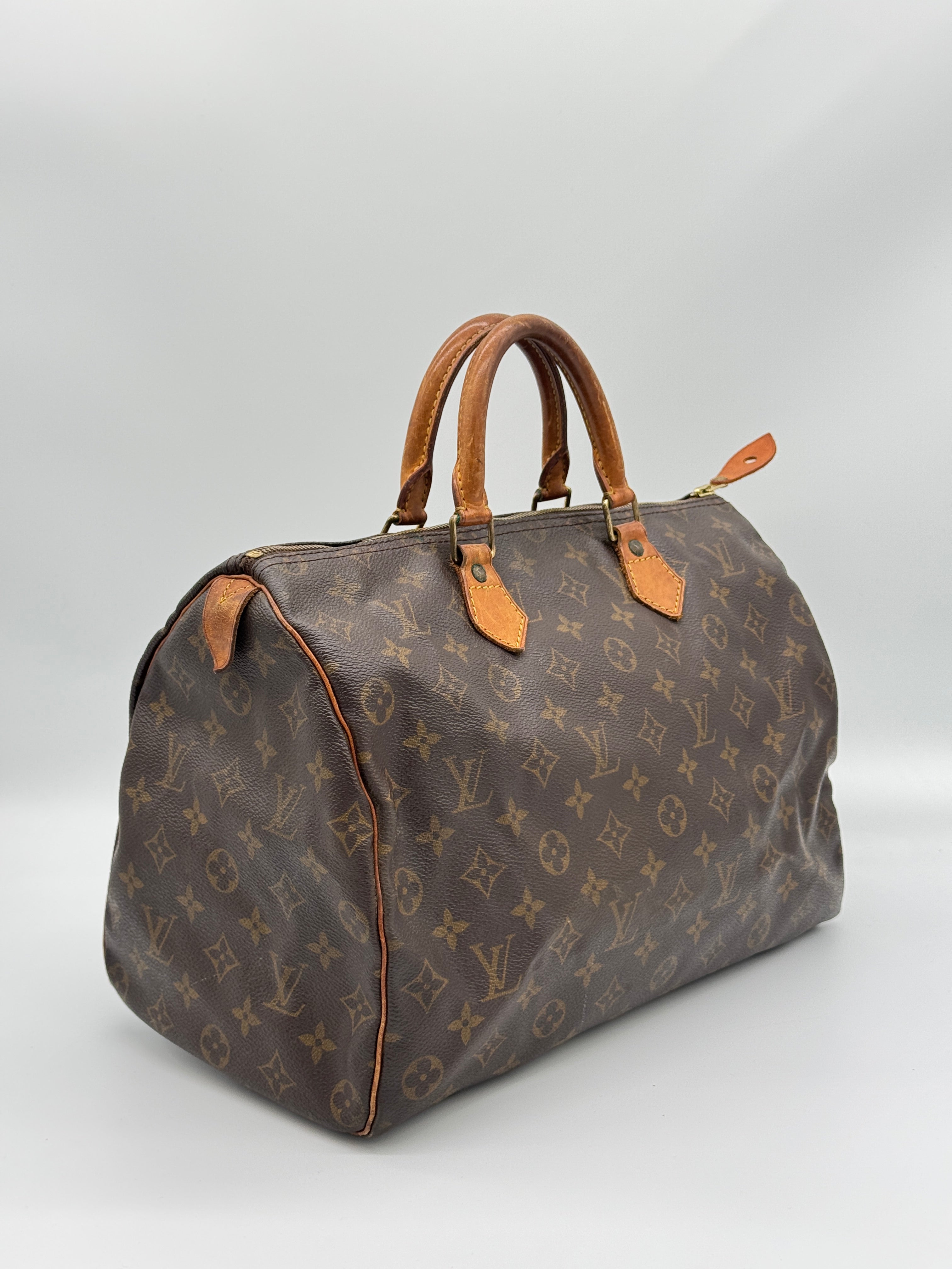 Louis Vuitton Speedy 35