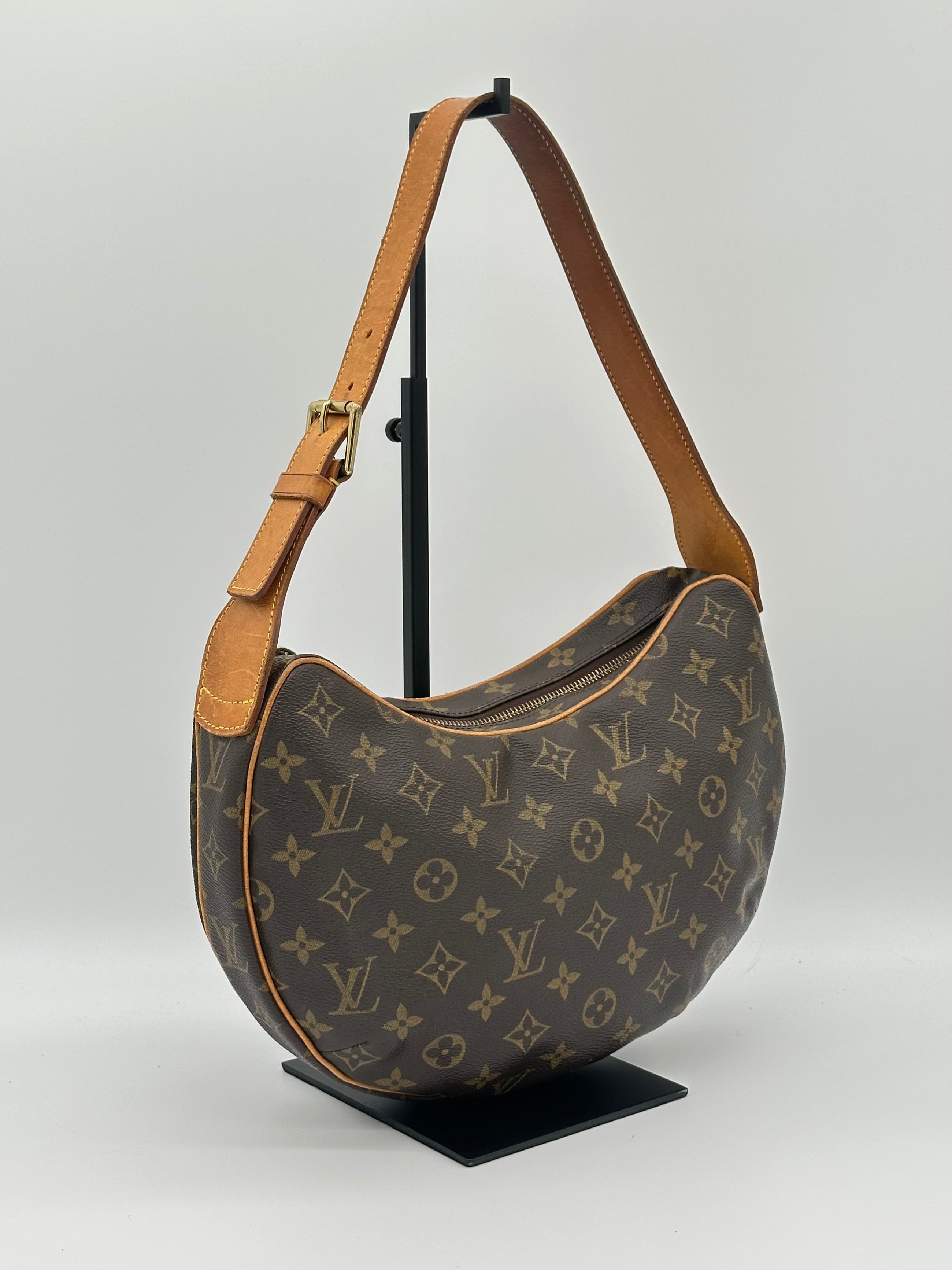 Louis Vuitton Croissant MM