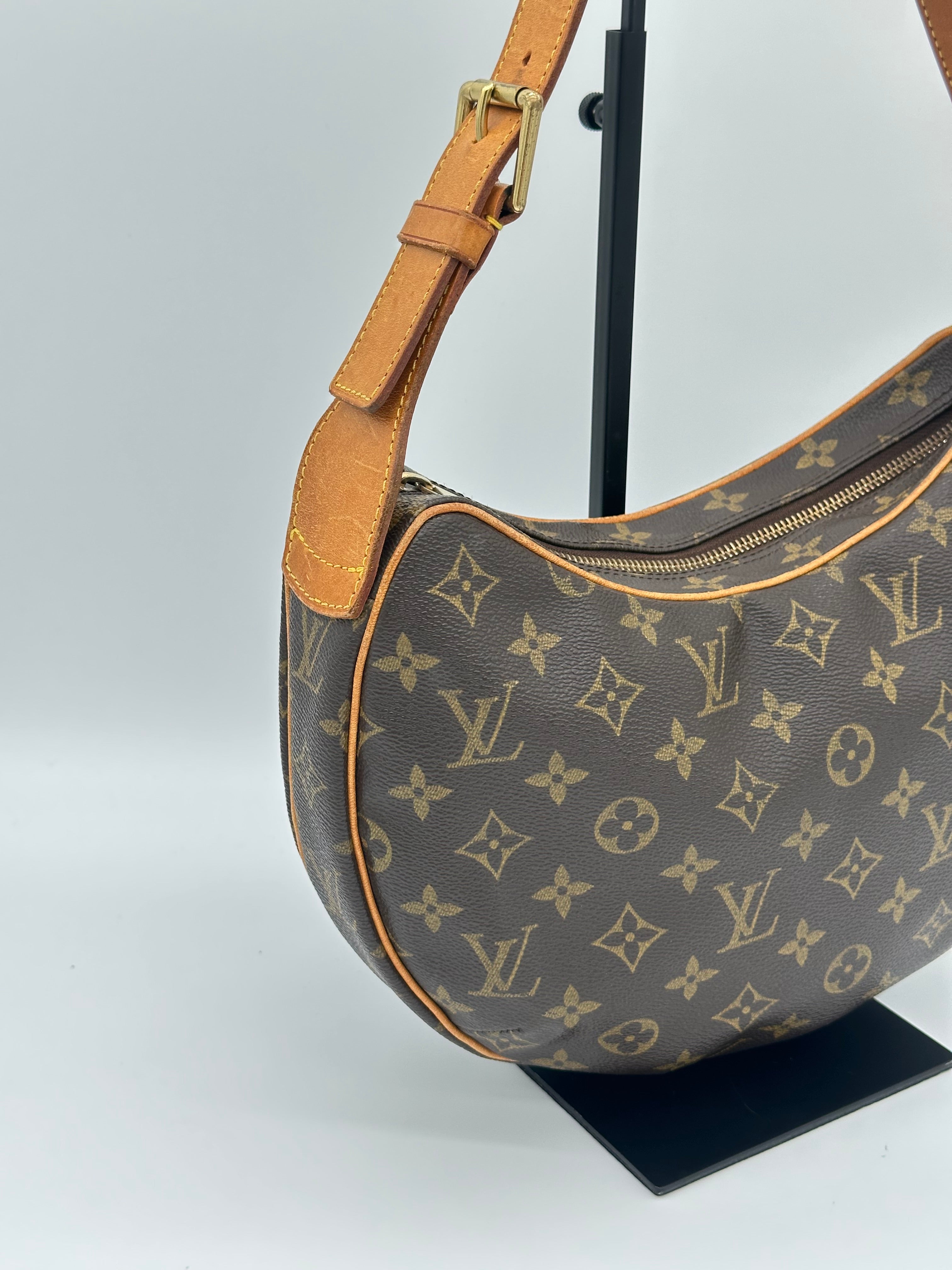 Louis Vuitton Croissant MM