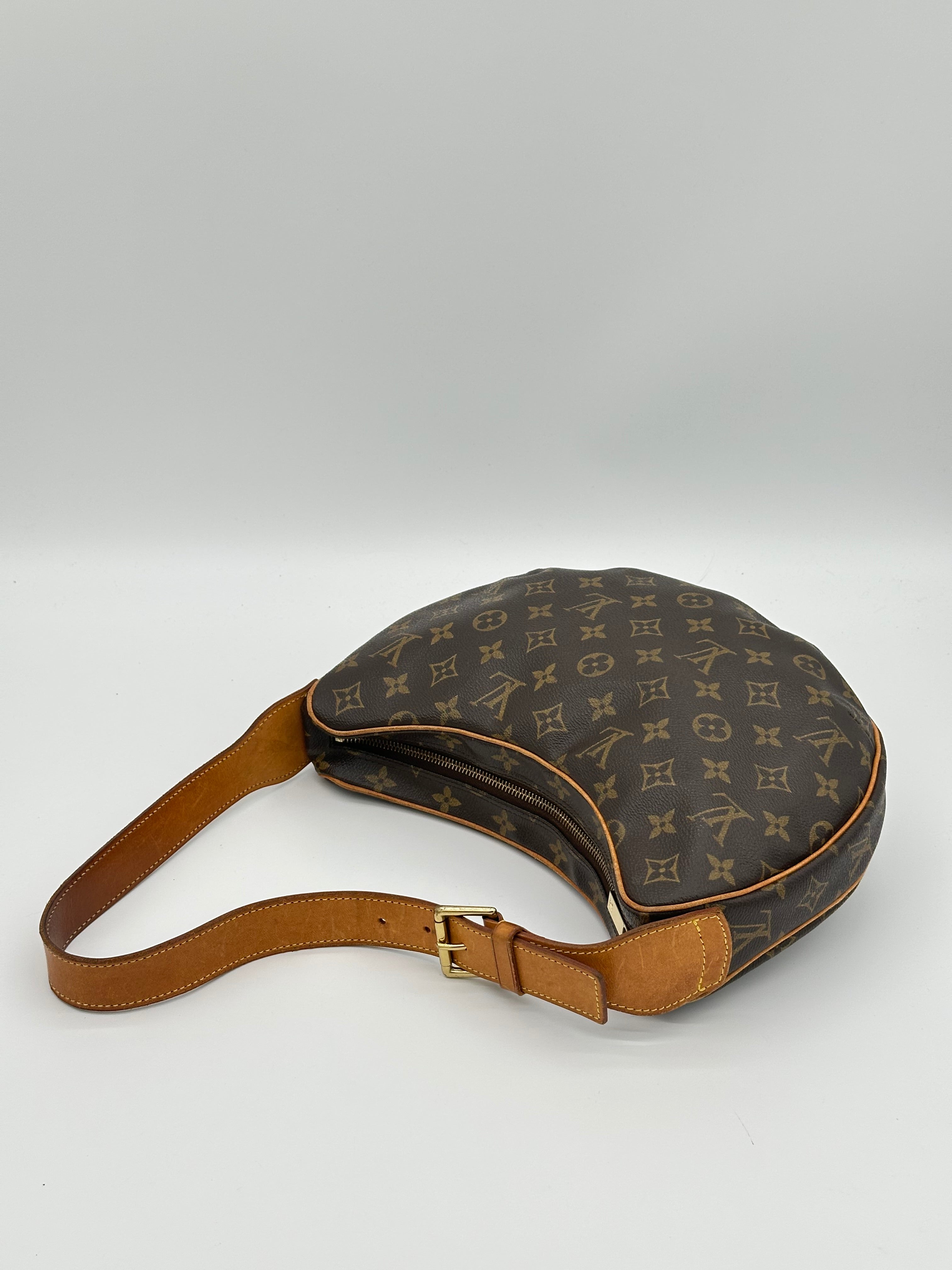Louis Vuitton Croissant MM