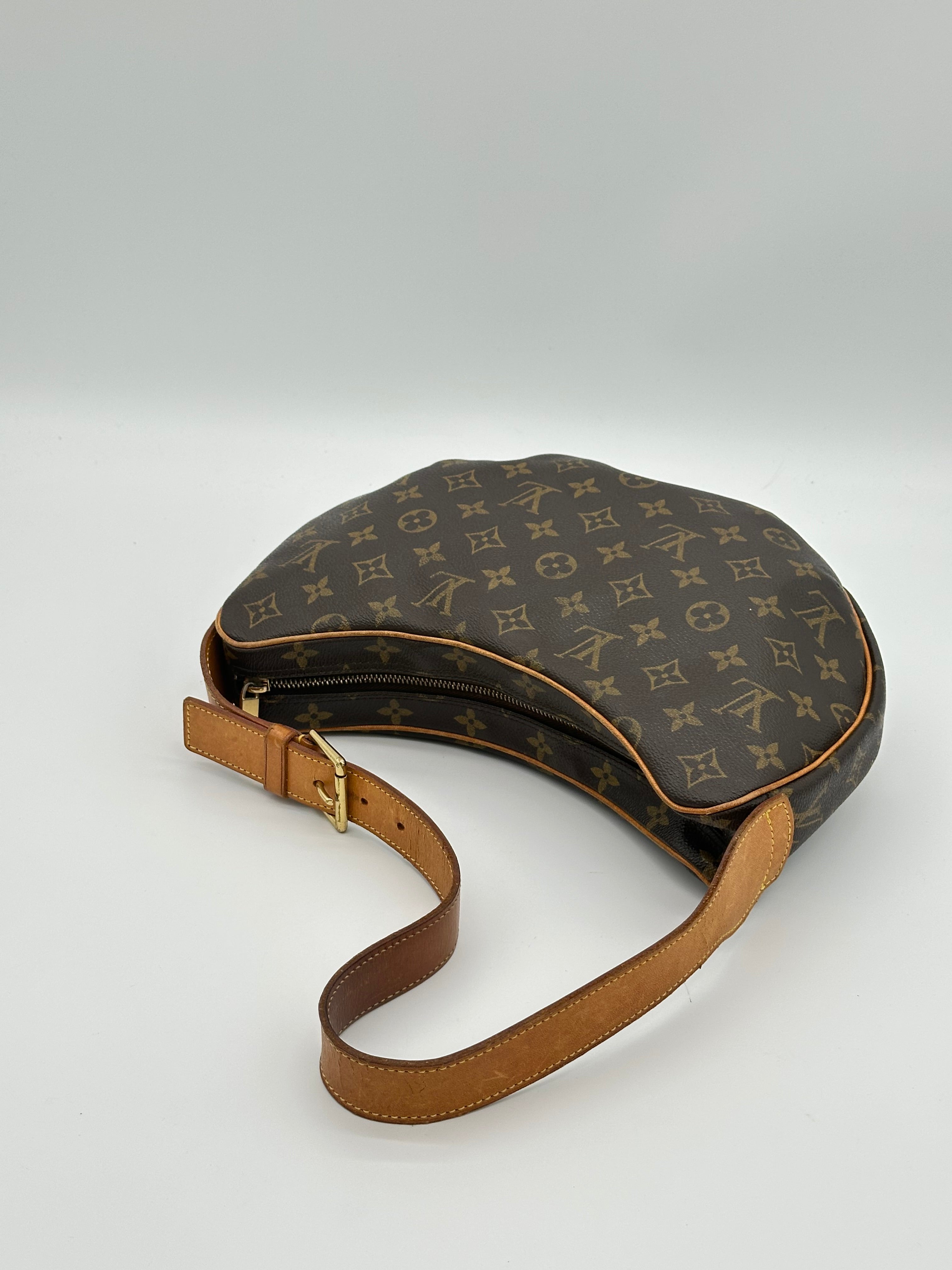 Louis Vuitton Croissant MM