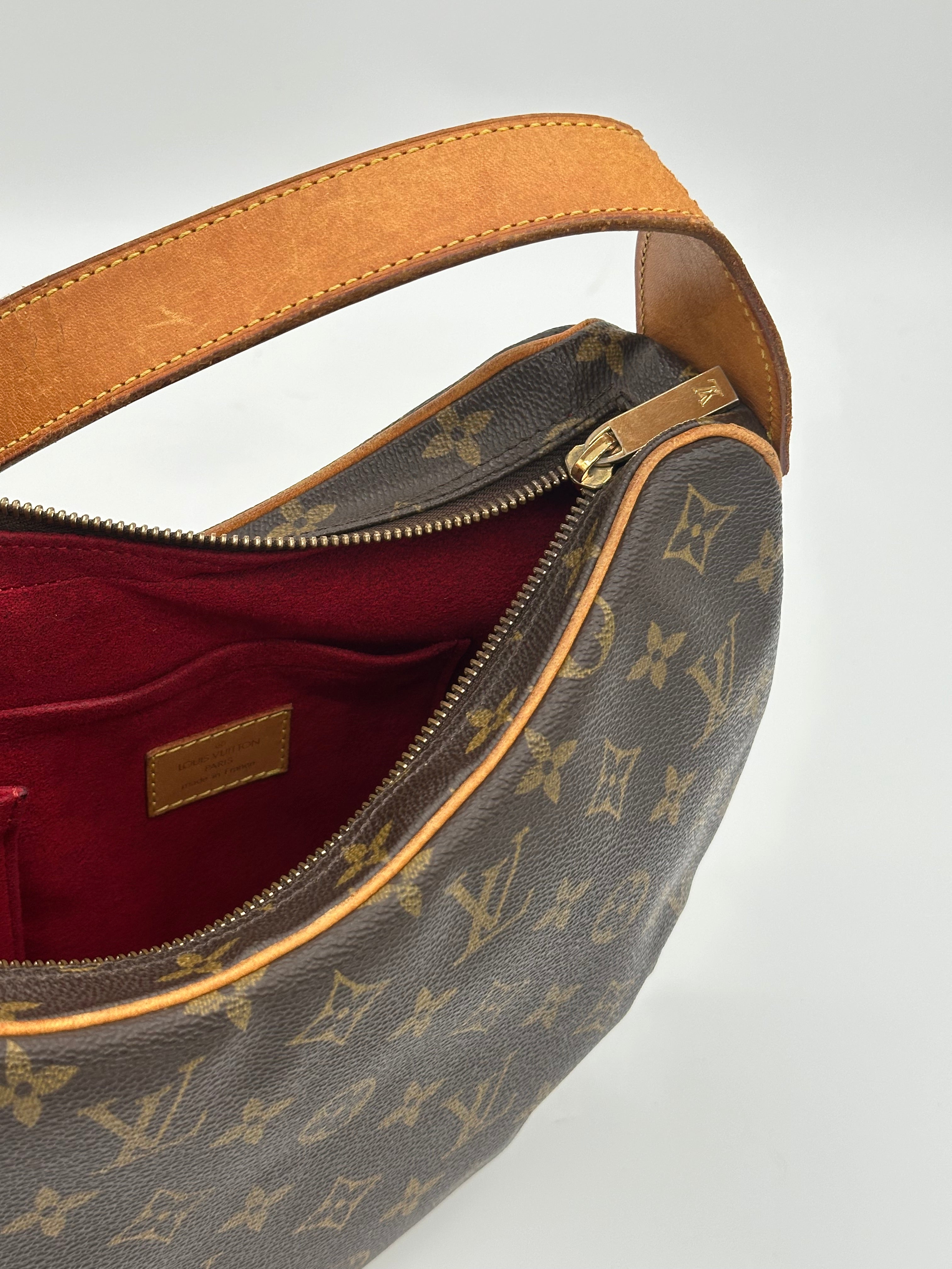 Louis Vuitton Croissant MM
