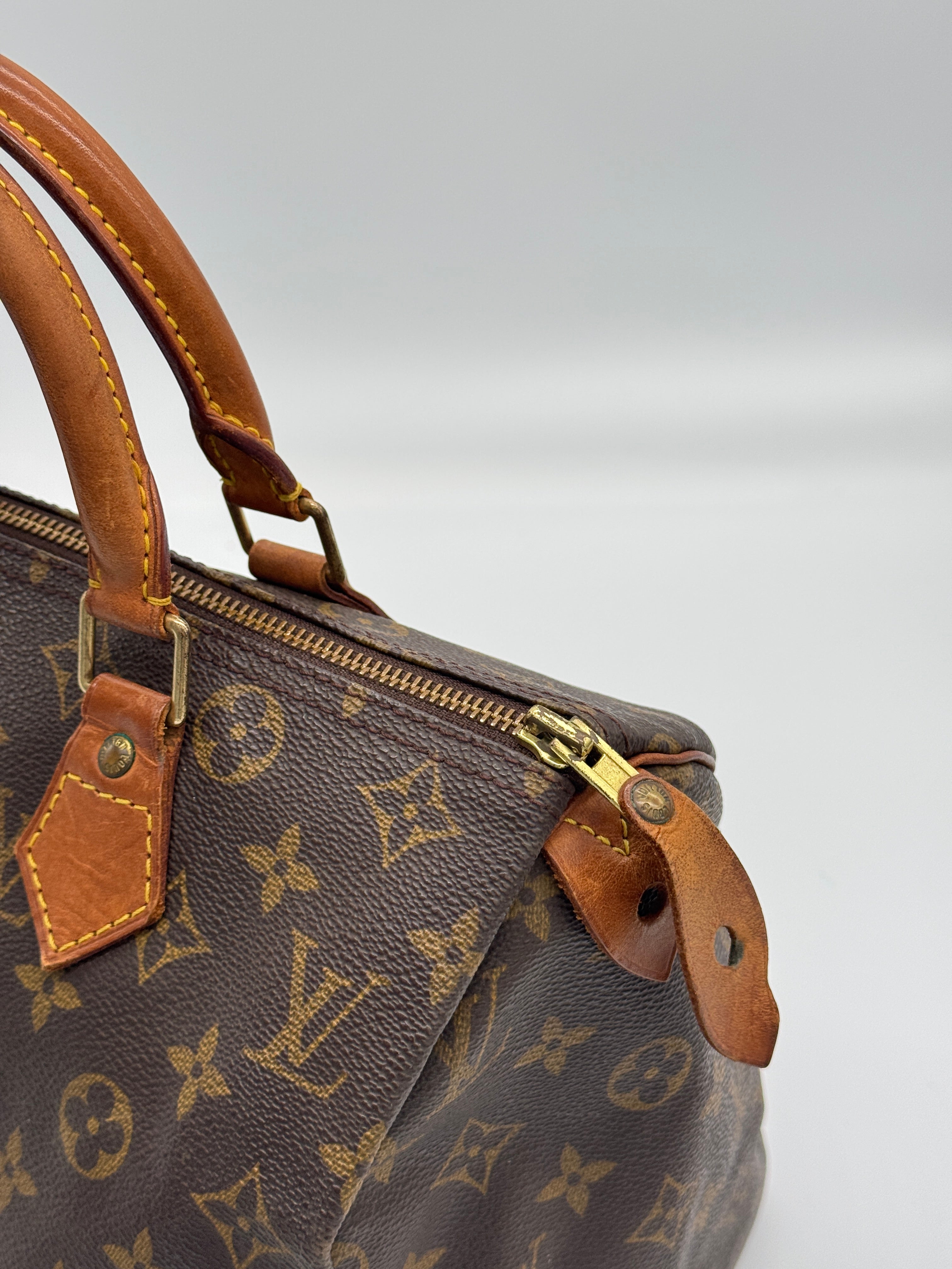 Louis Vuitton Speedy 30