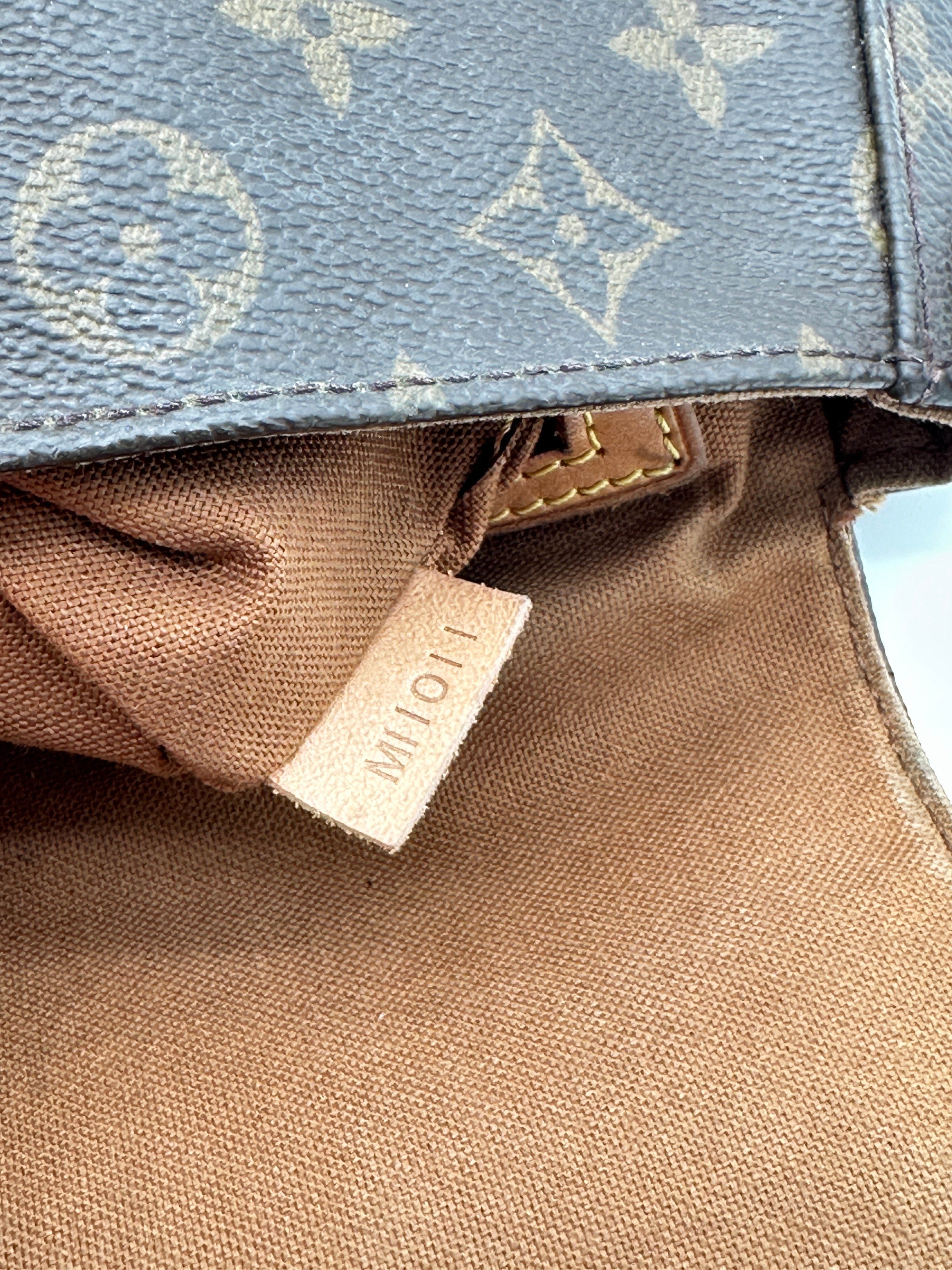 Louis Vuitton Mini Looping