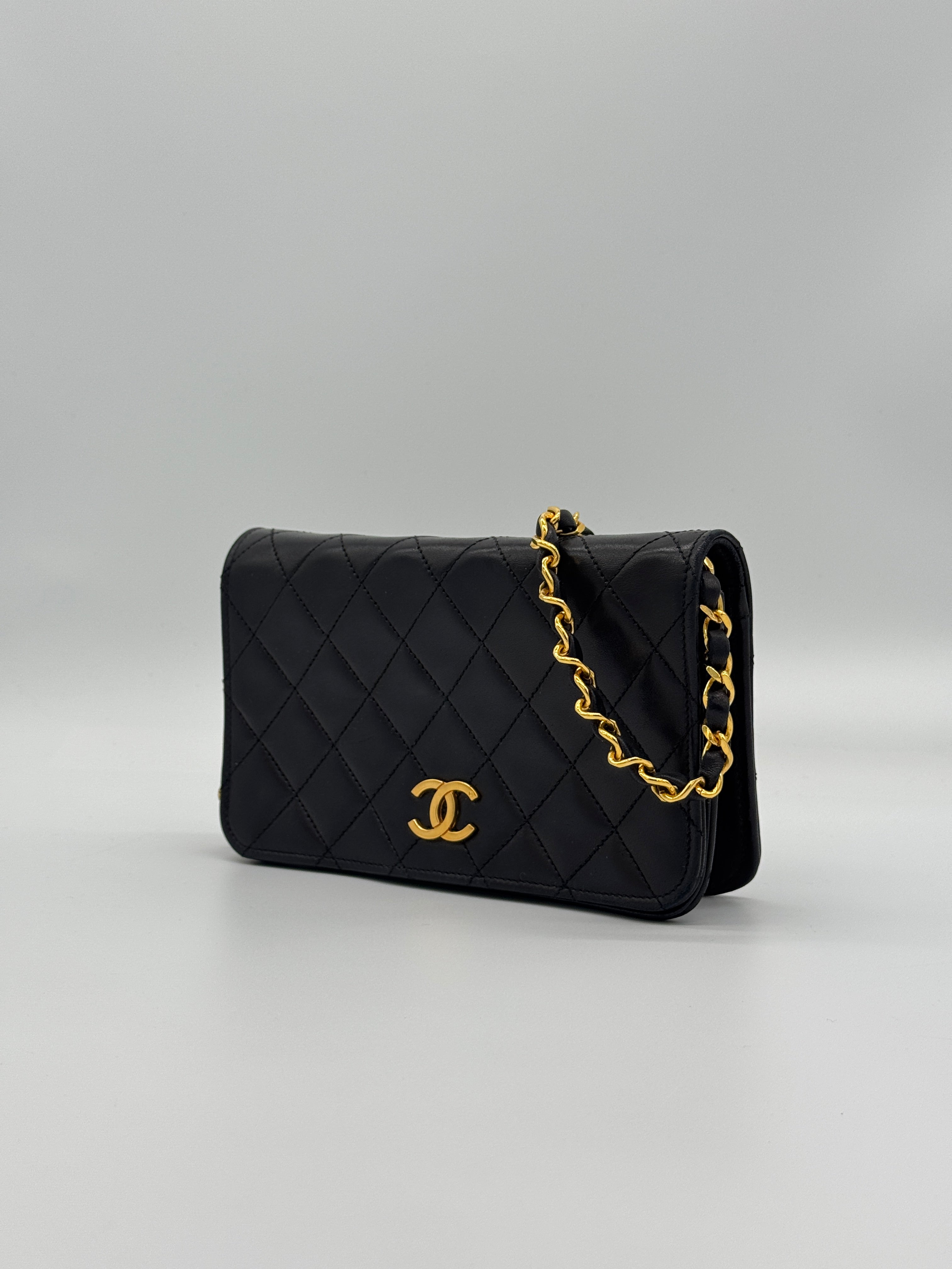 Chanel Wallet on Chain