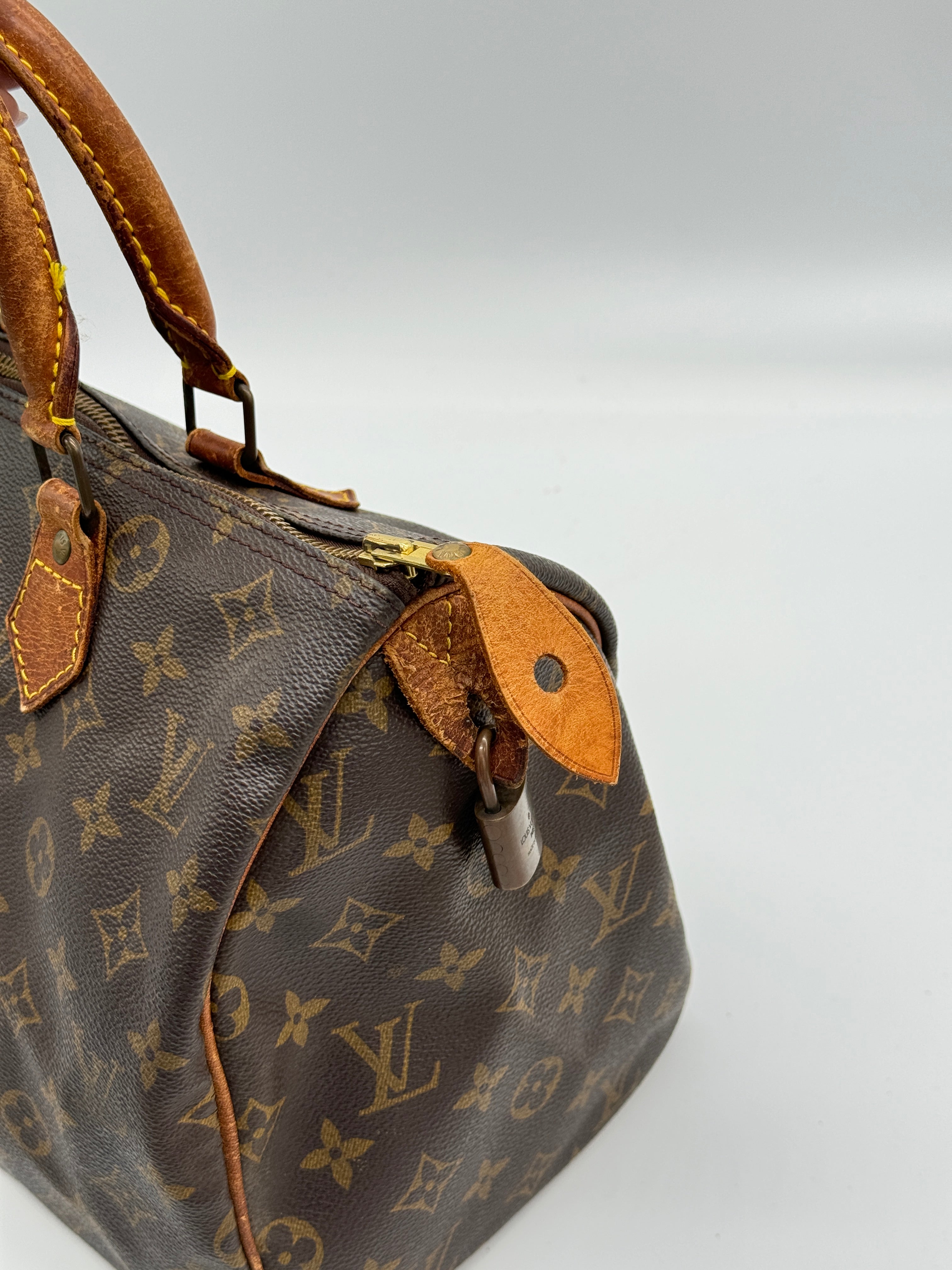 Louis Vuitton Speedy 30