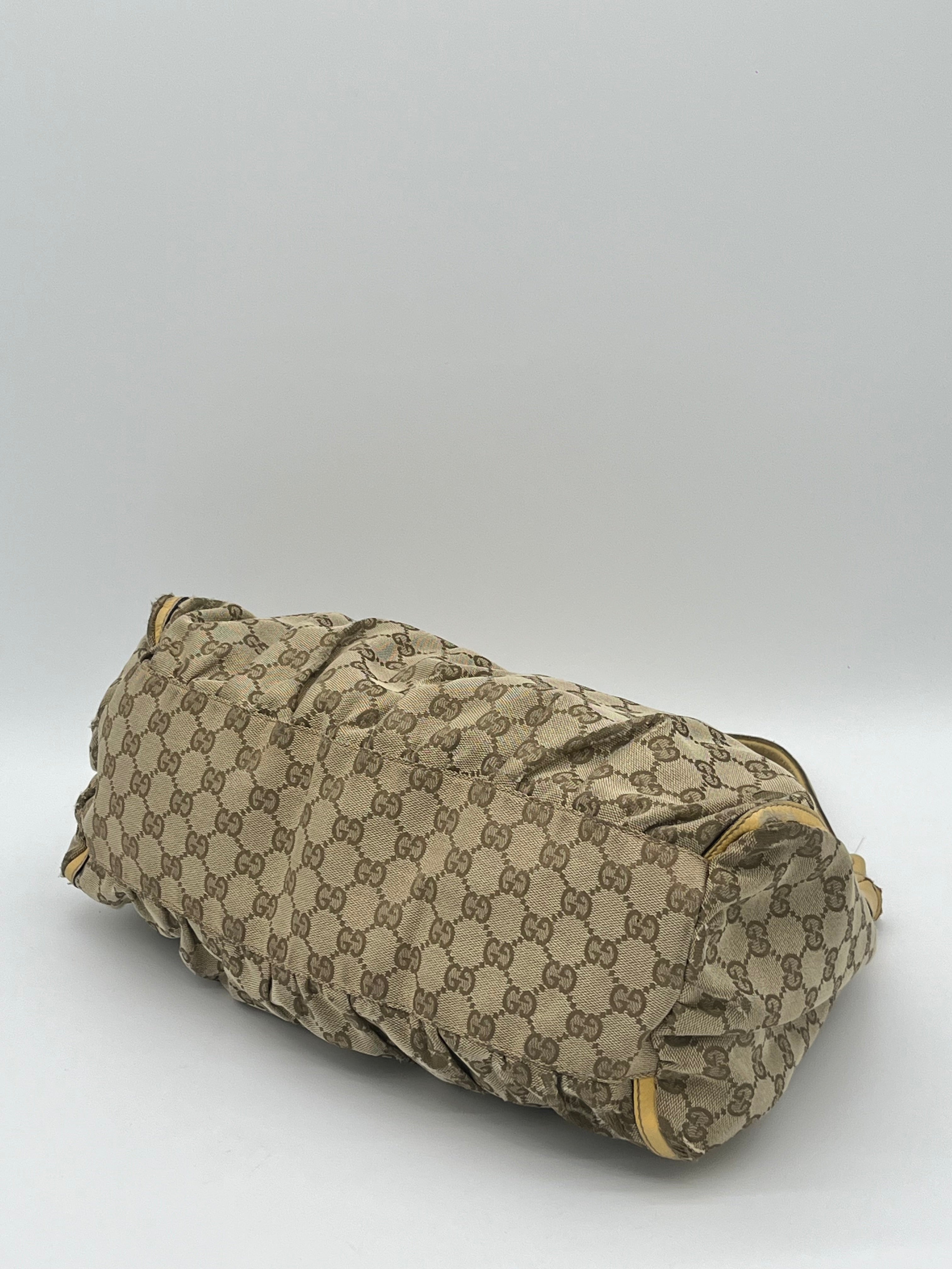 Gucci Abbey D-Ring 