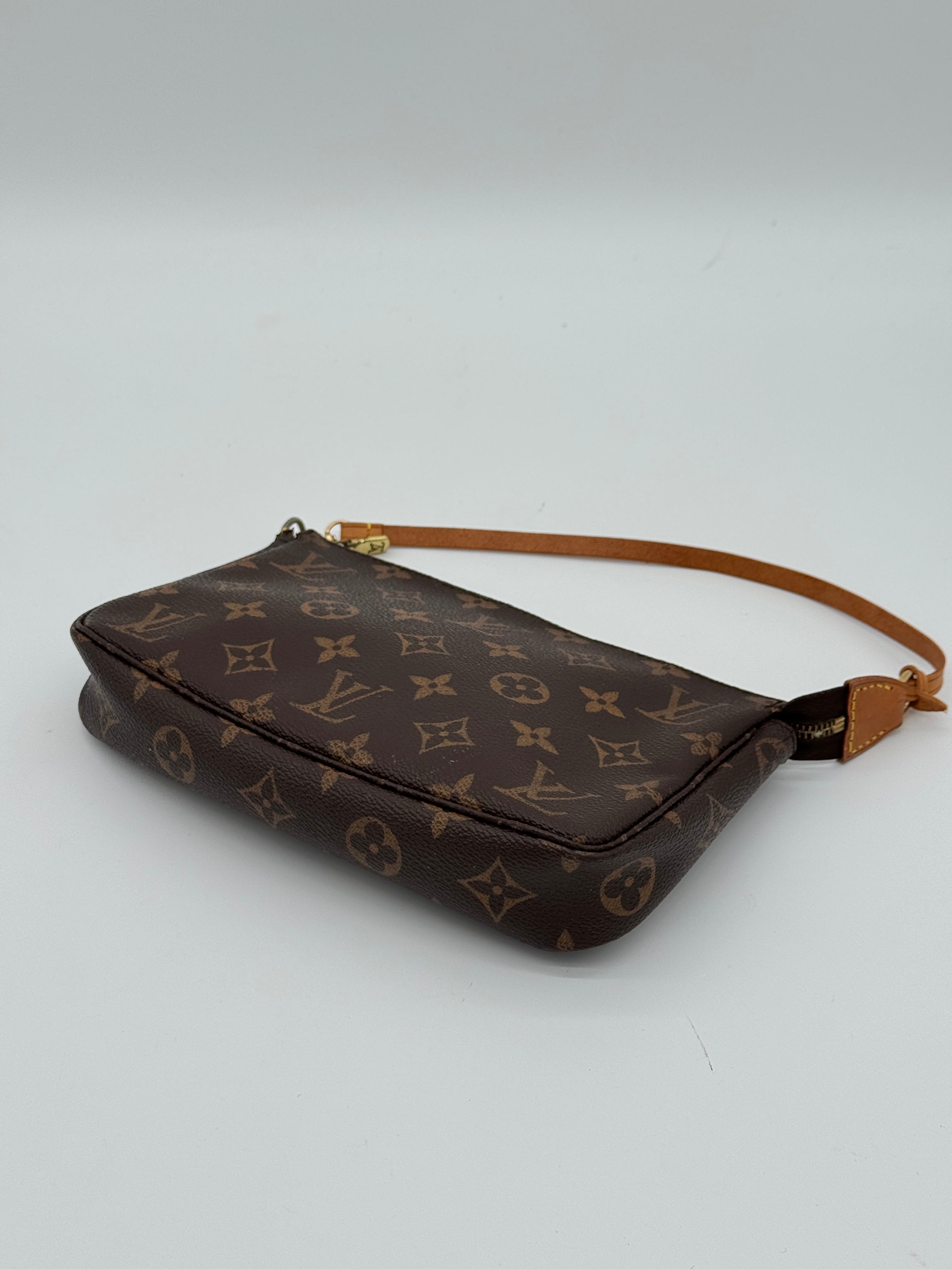 【希少】 LOUIS VUITTON Monogram Pochette Accessoires Vintage Louis Vuitton Vintage - Monogram Pochette Accessoires Bag