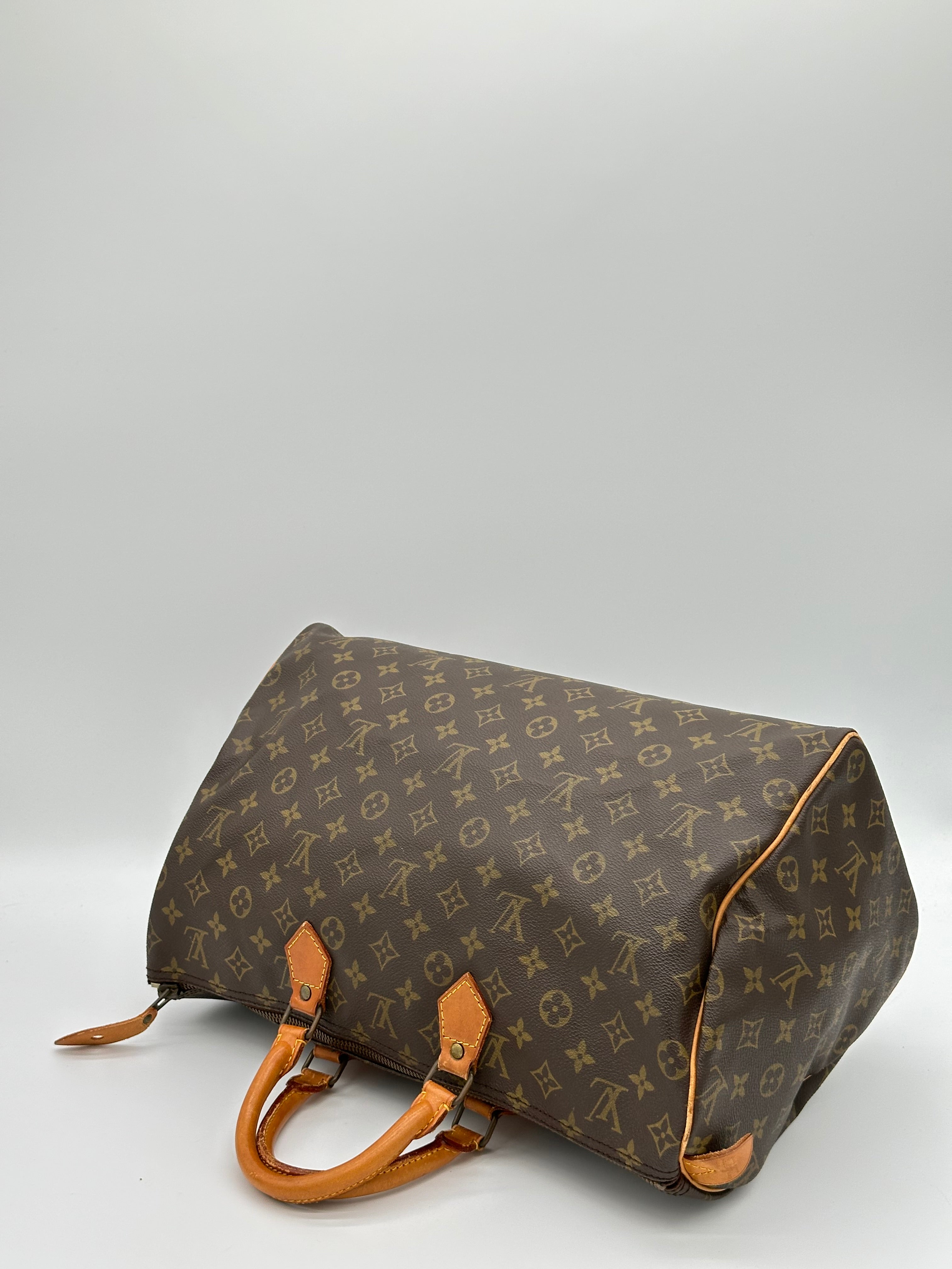 Louis Vuitton Speedy 40