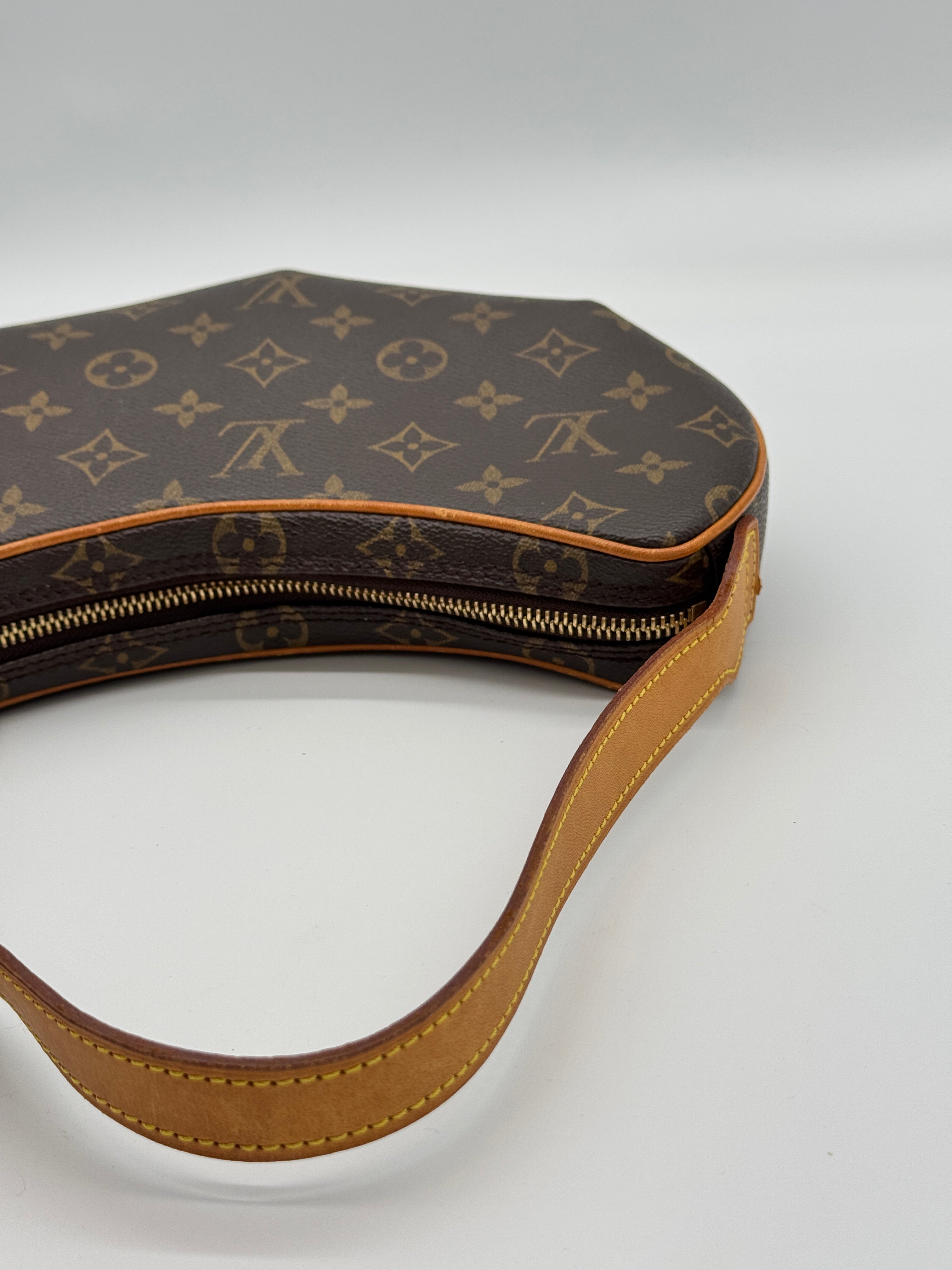 Louis Vuitton Croissant PM