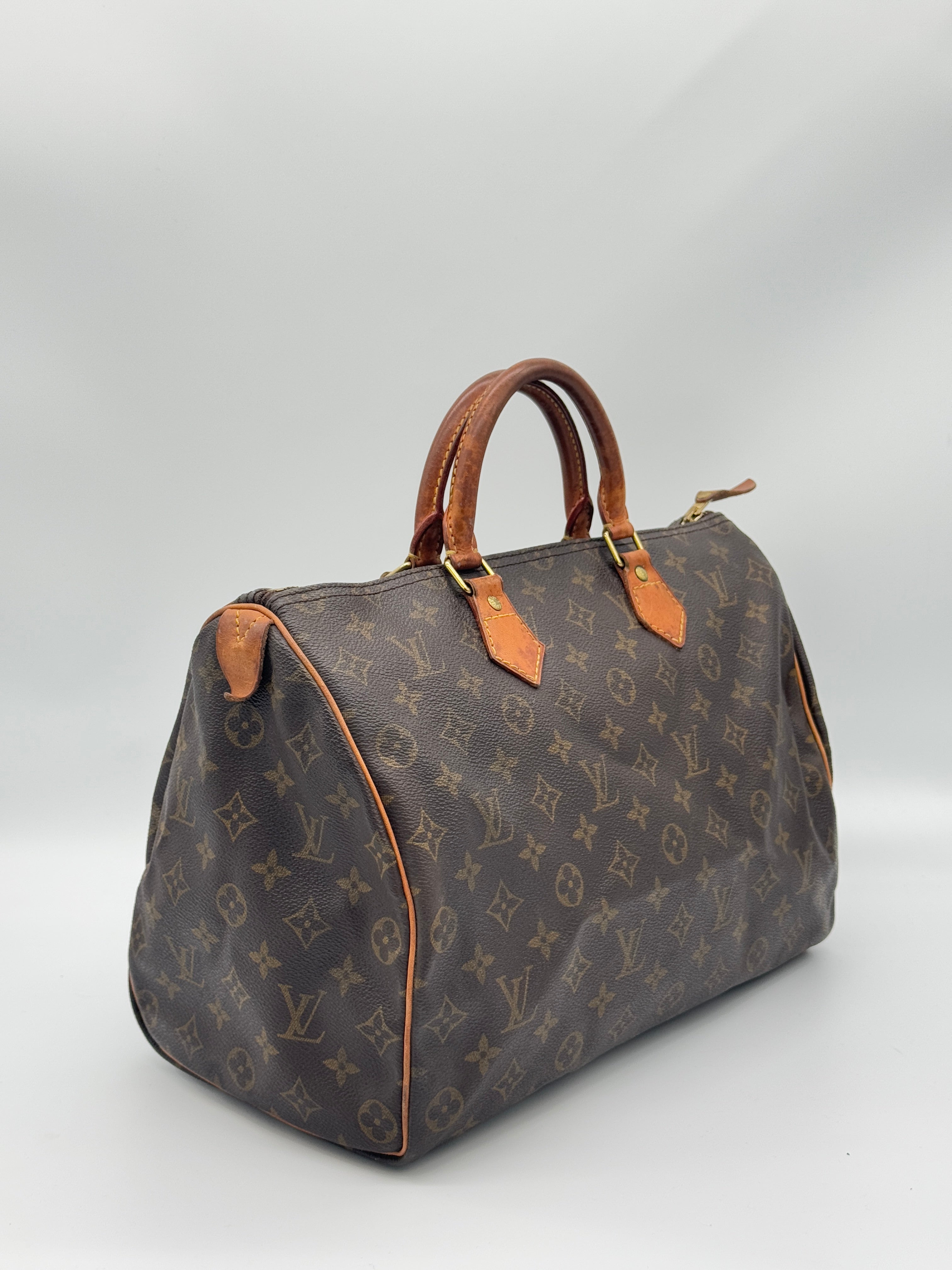 Louis Vuitton Speedy 35