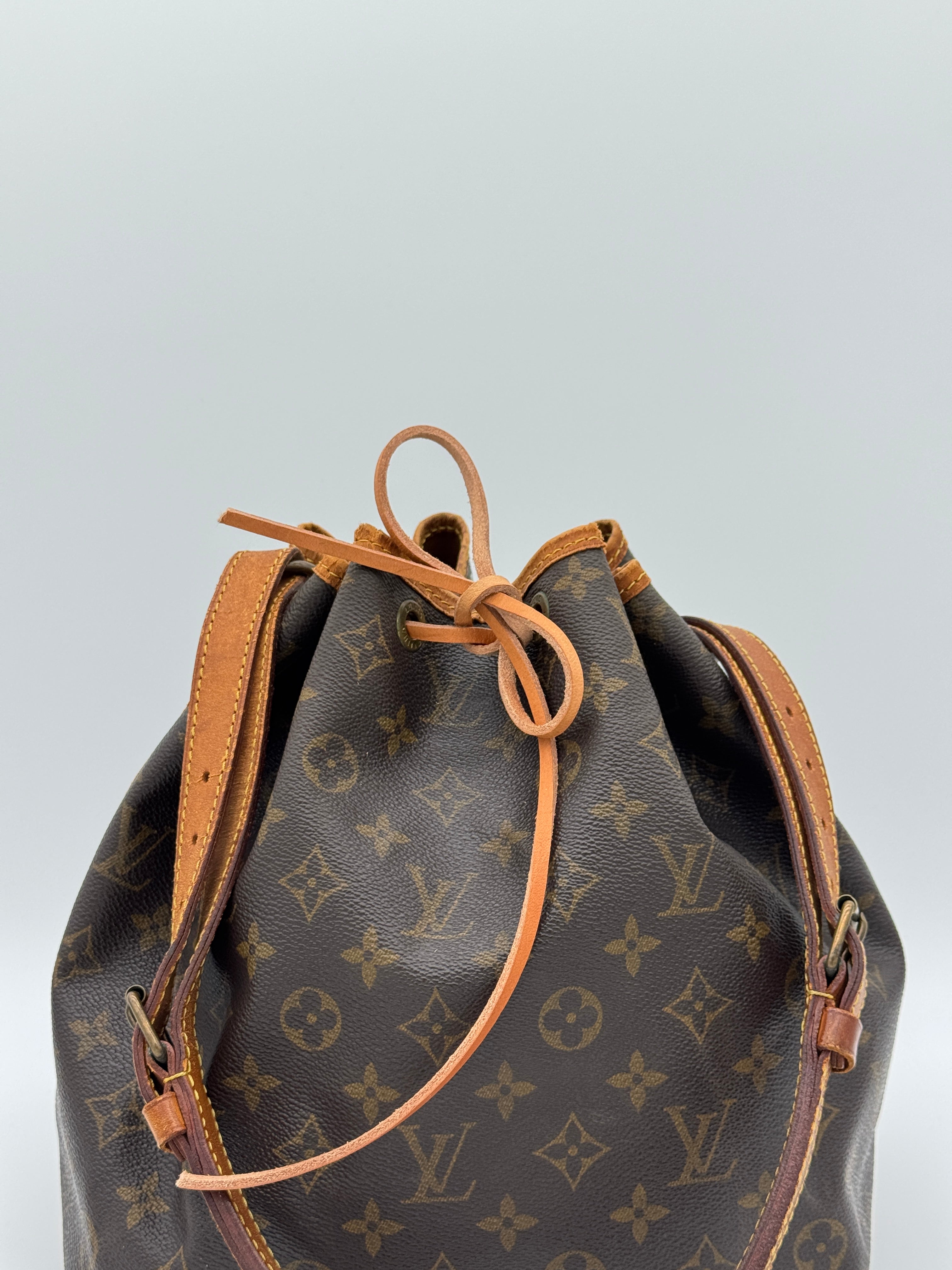 Vachetta drawstring