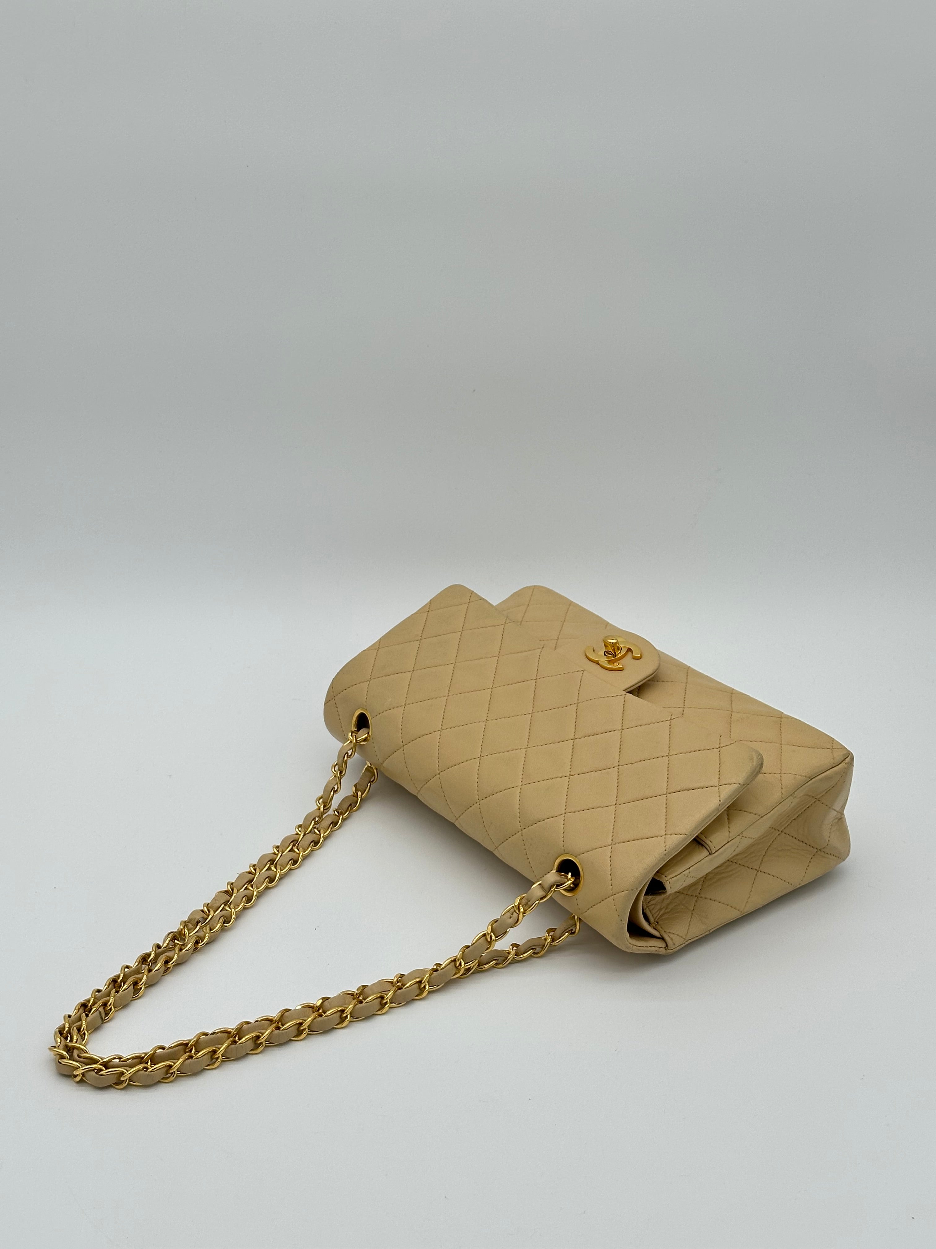 Pre-loved Chanel Classic Double Flap Medium | Pepper Luxury Vintage