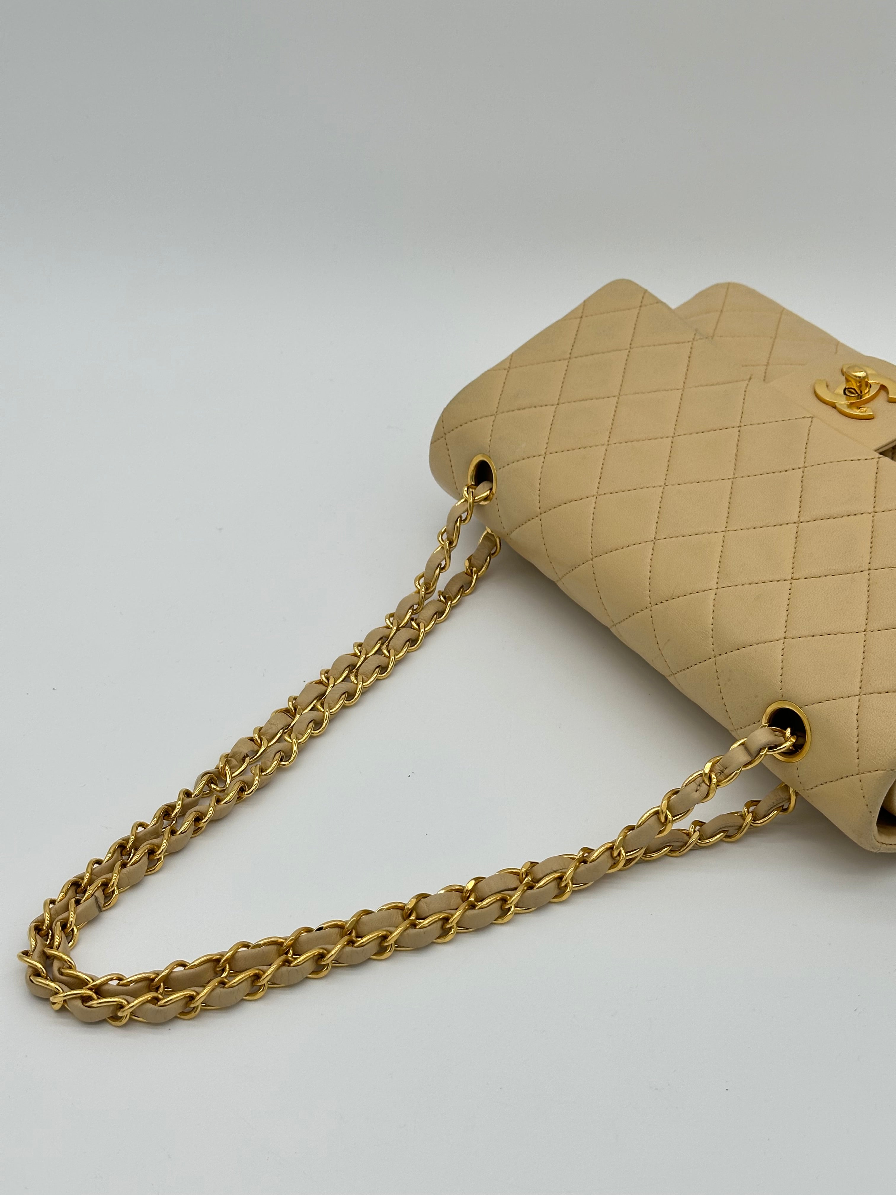 Pre-loved Chanel Classic Double Flap Medium | Pepper Luxury Vintage