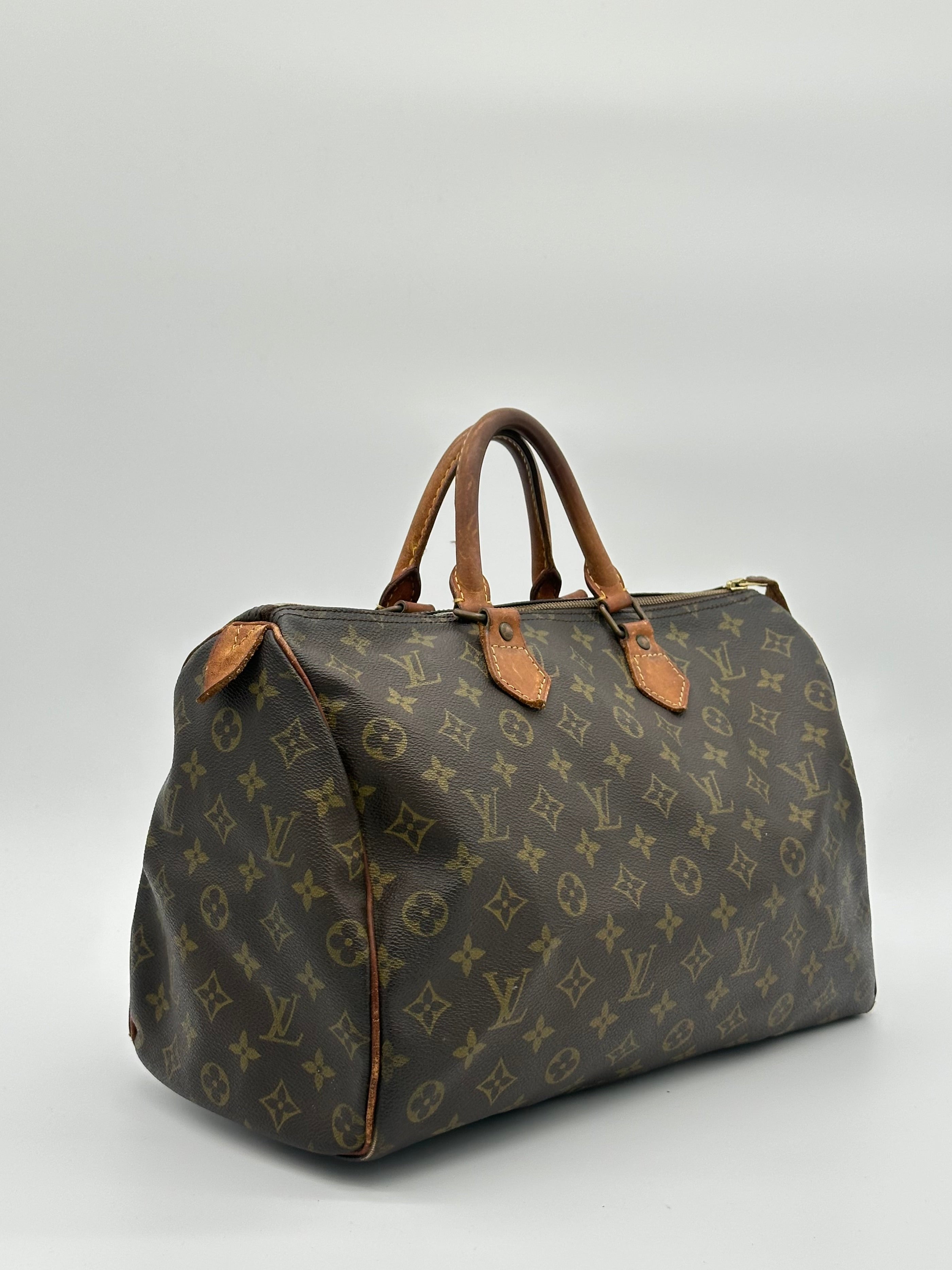 Louis Vuitton Speedy 35