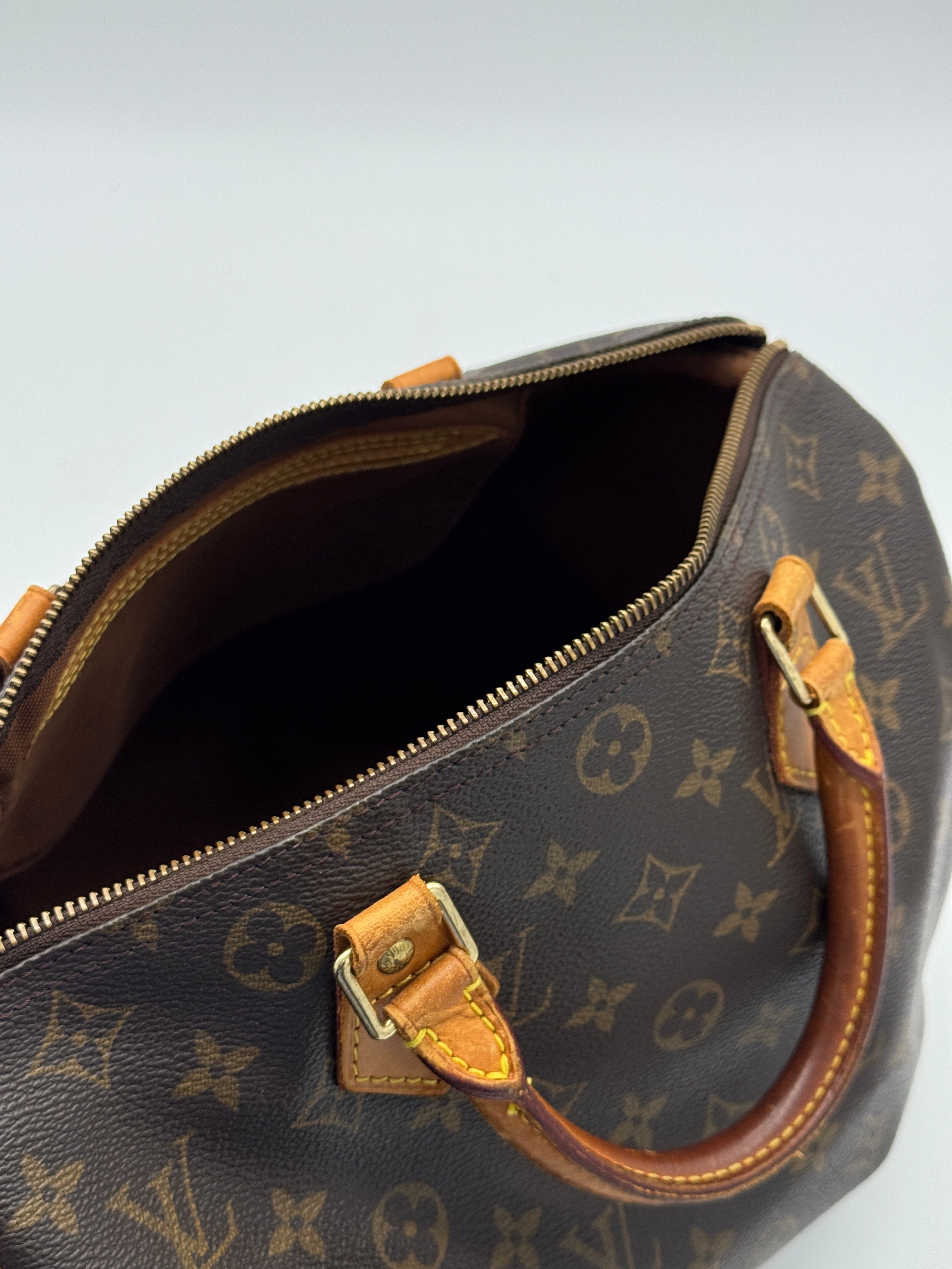Louis Vuitton Speedy 30