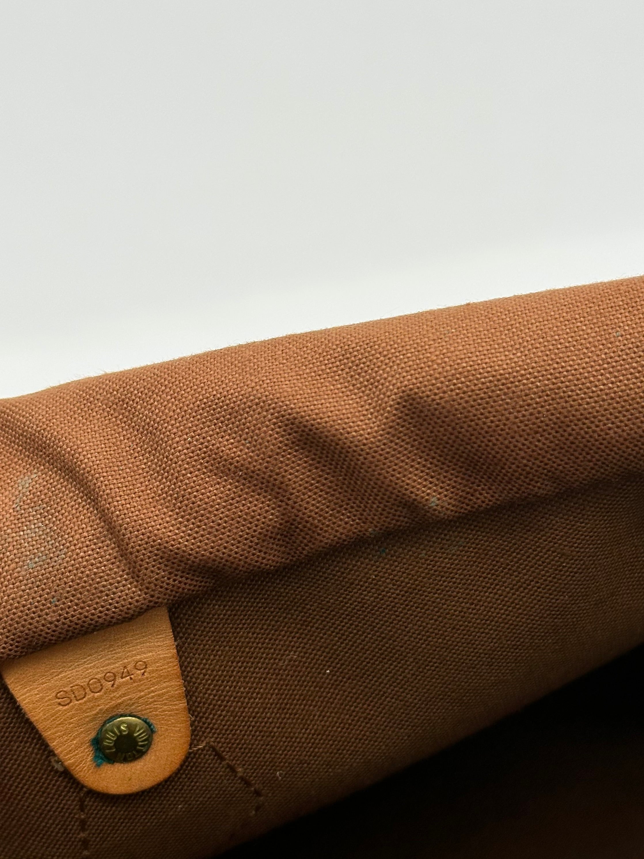 Louis Vuitton Speedy 30