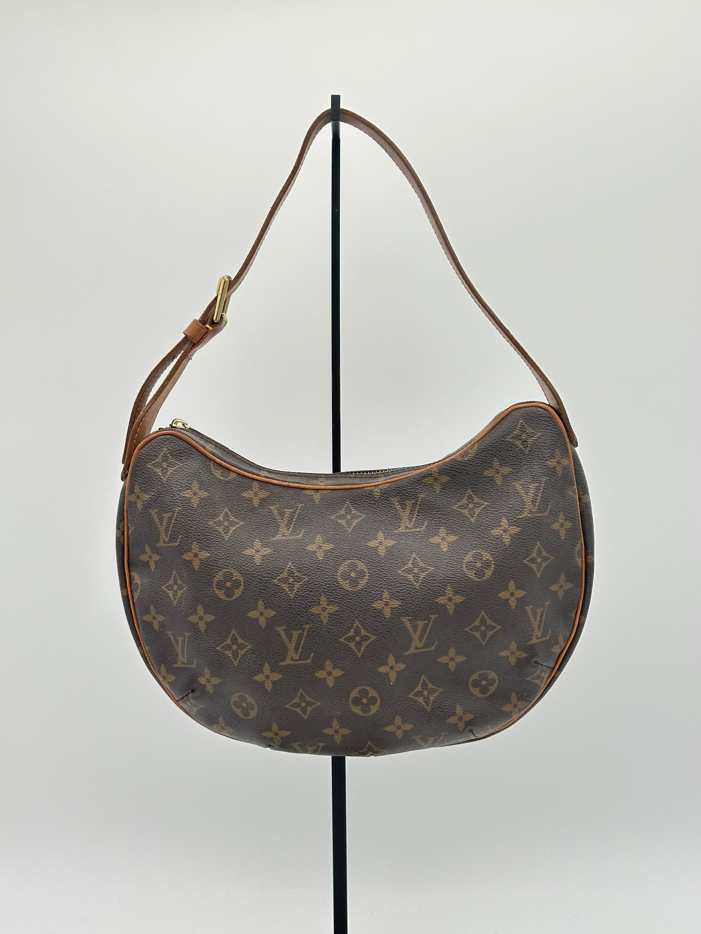 Louis Vuitton Croissant MM